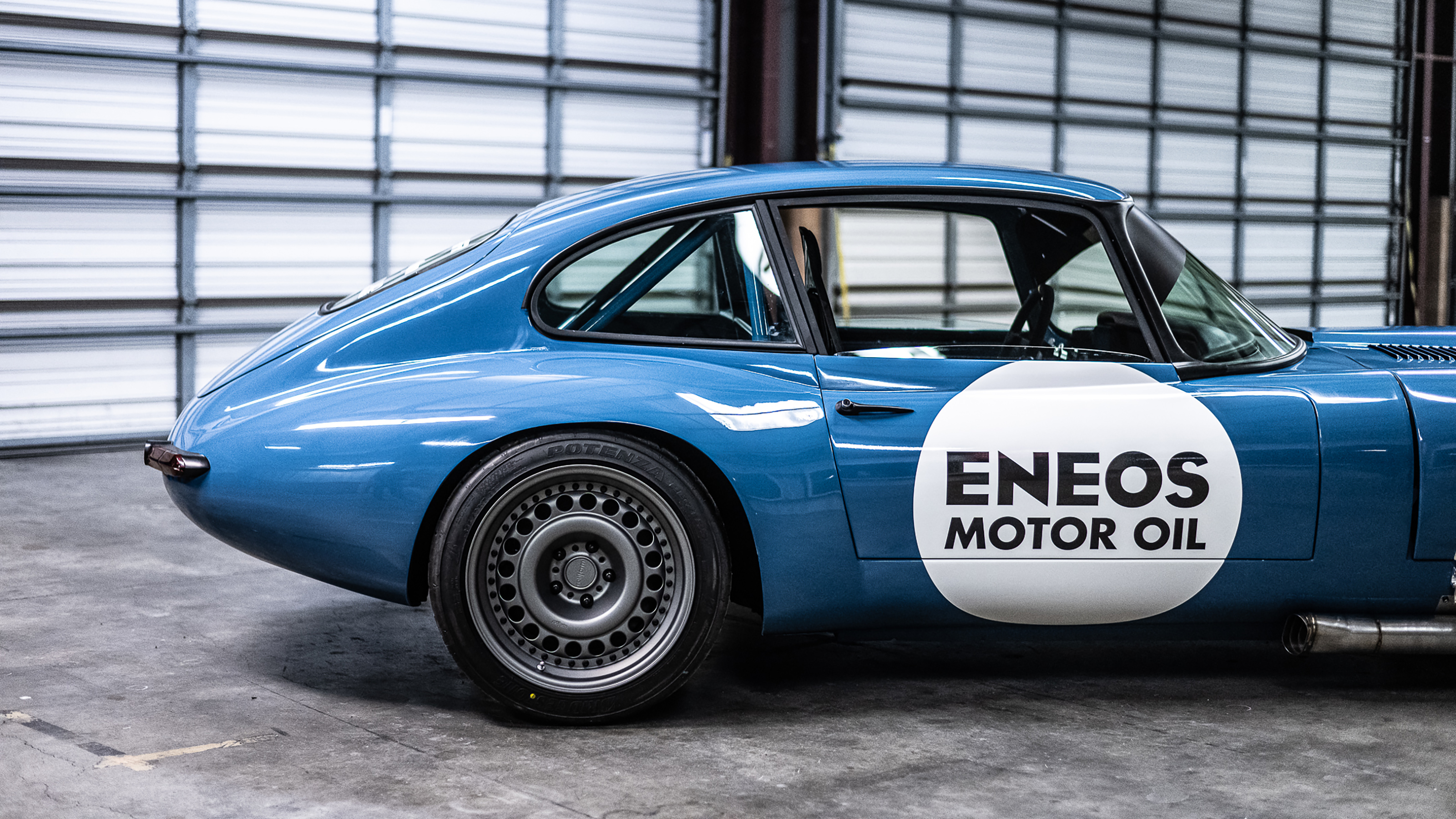 Eneos Jaguar E-Type 2JZ – side