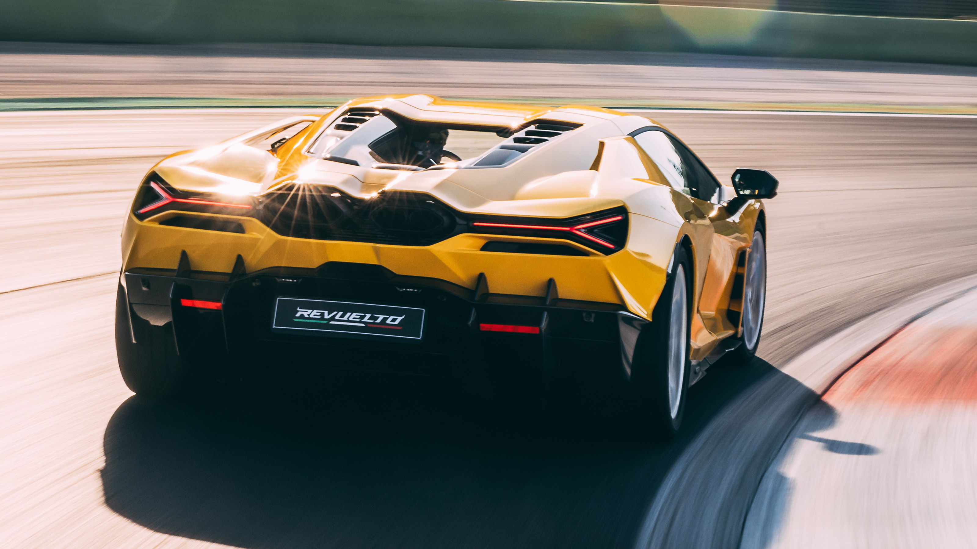 Lamborghini Revuelto