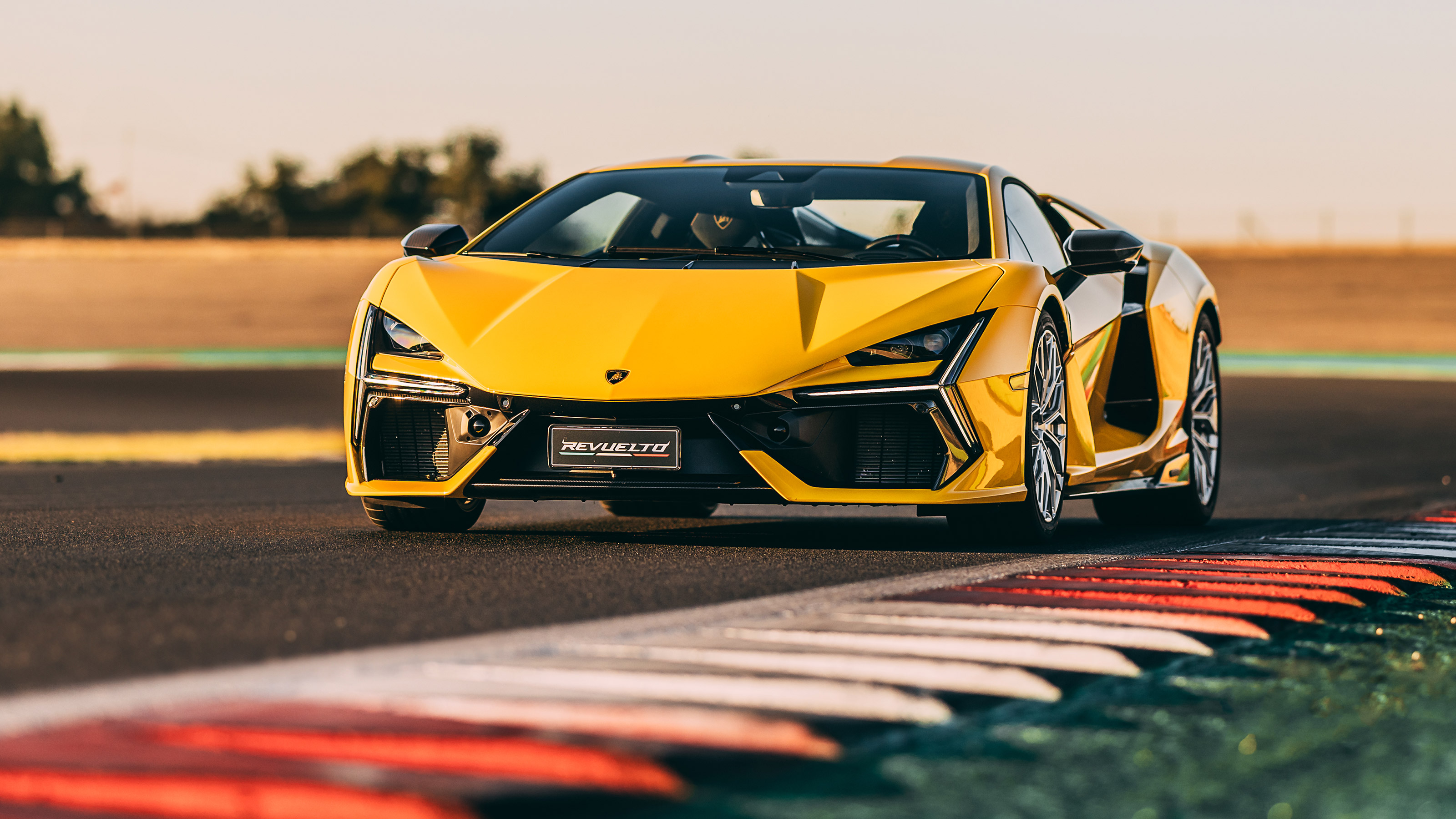 Lamborghini Revuelto
