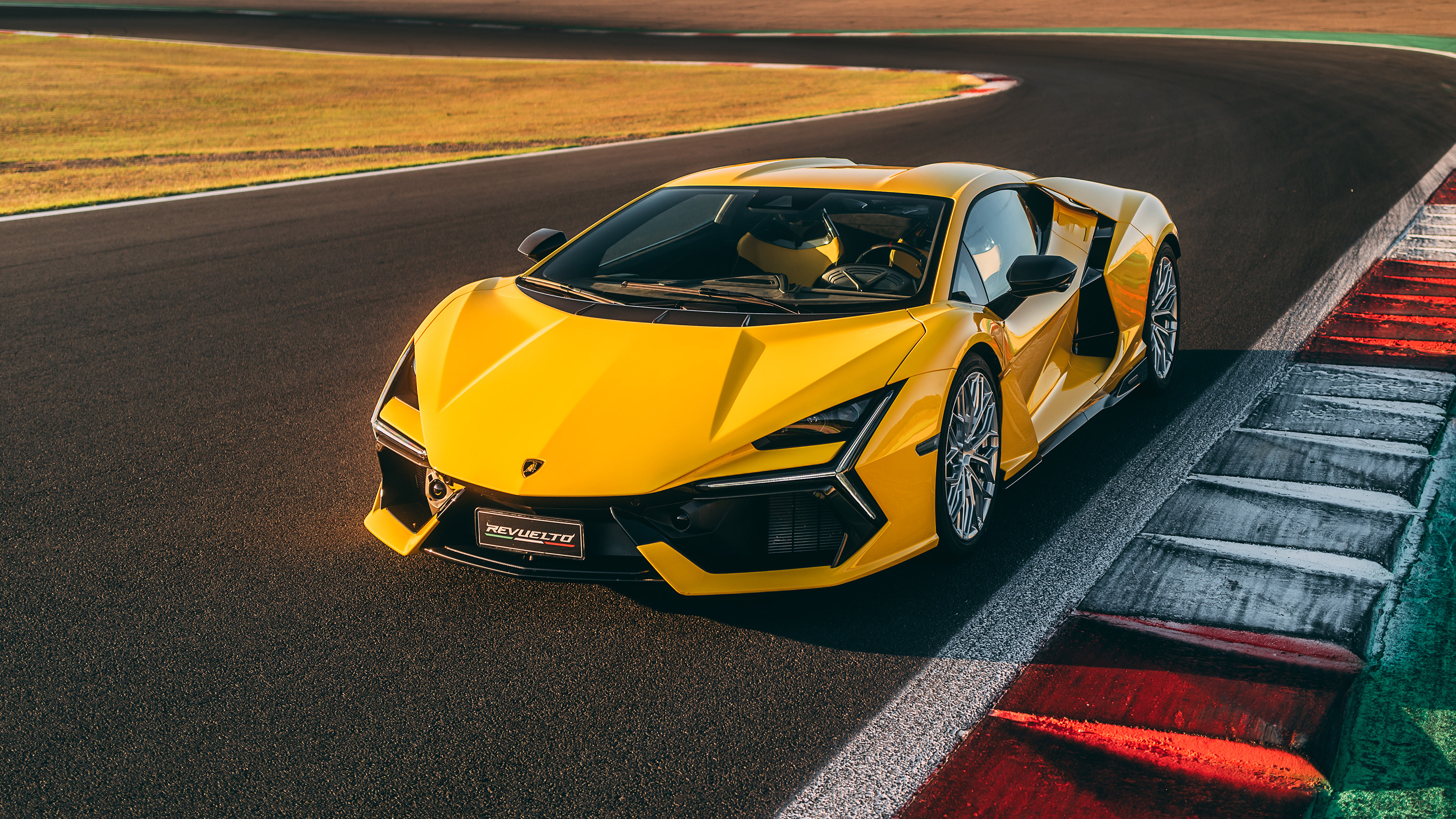 Lamborghini Revuelto