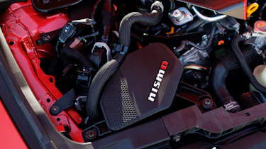 Nissan Safari Rally Z – engine