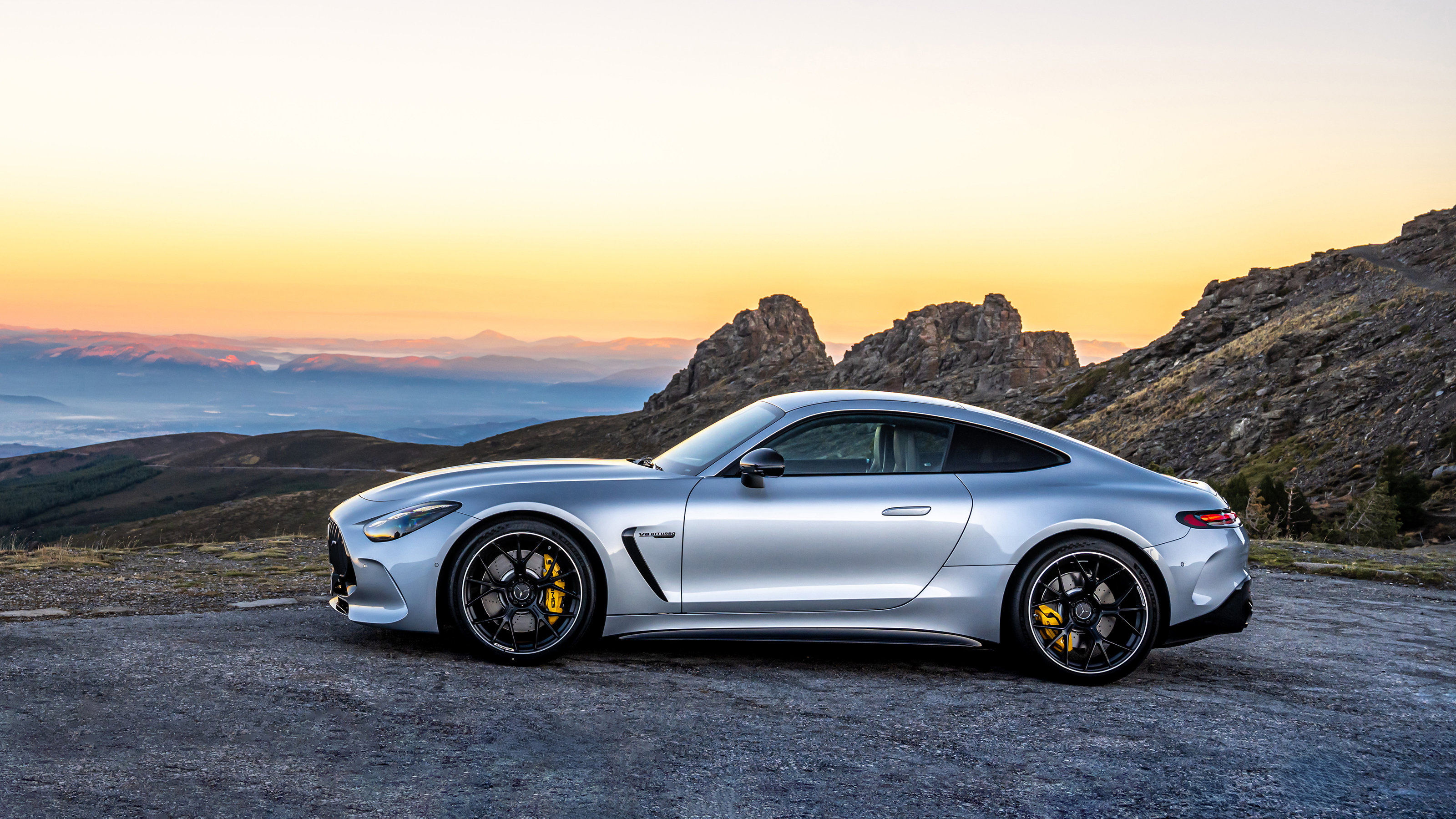 Mercedes-AMG GT 63 – side