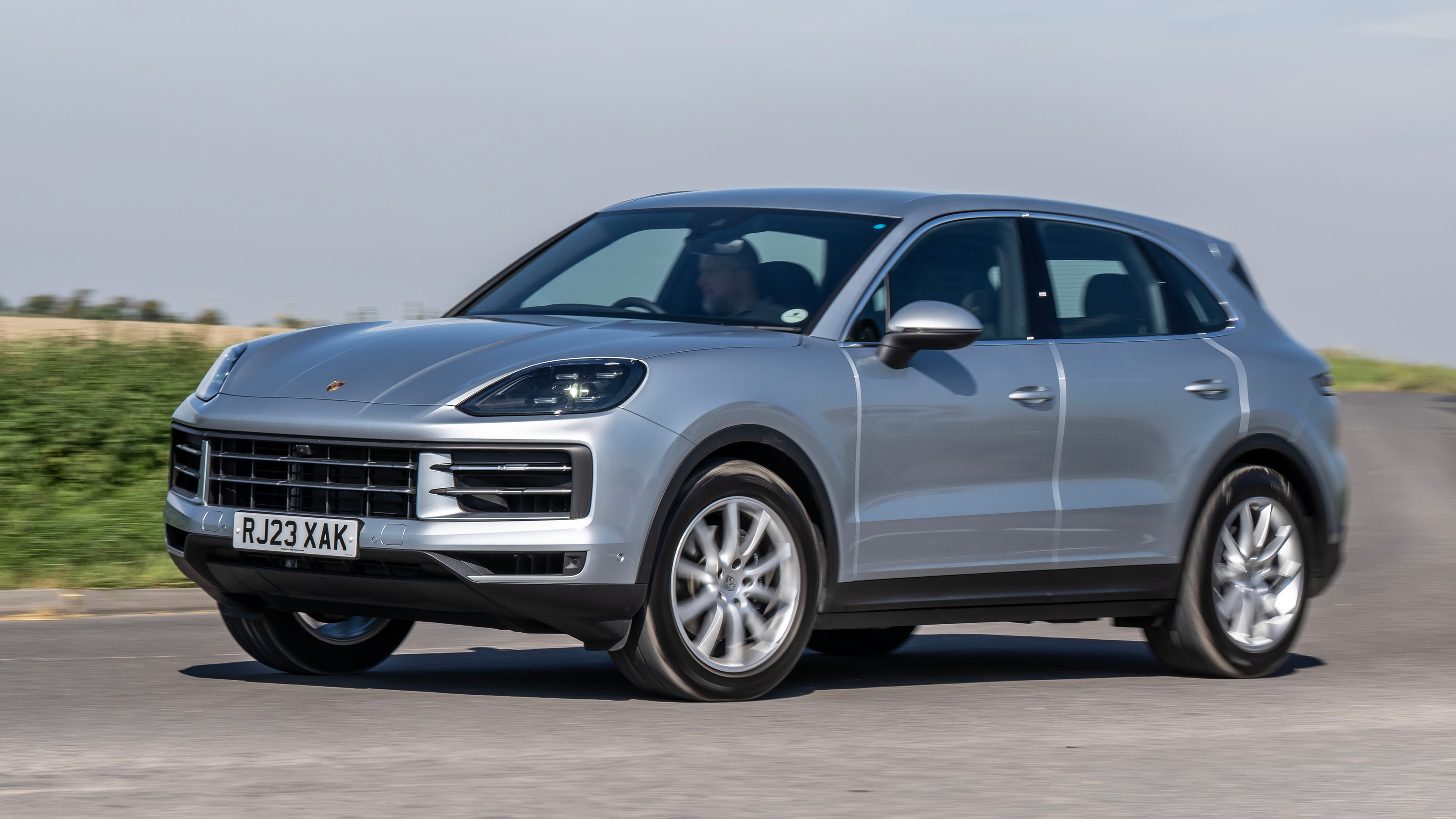 Porsche Cayenne – front
