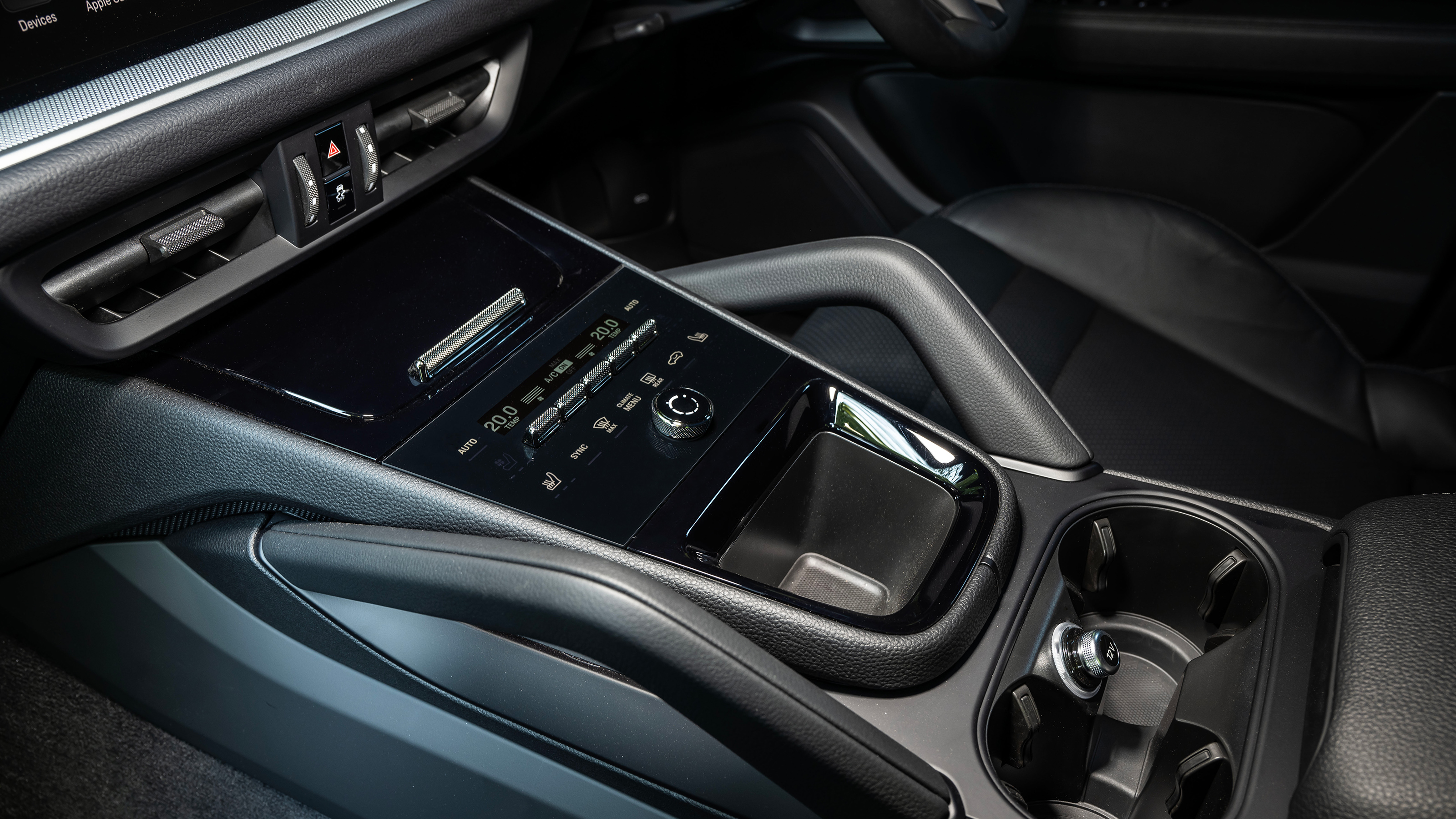 Porsche Cayenne – centre console