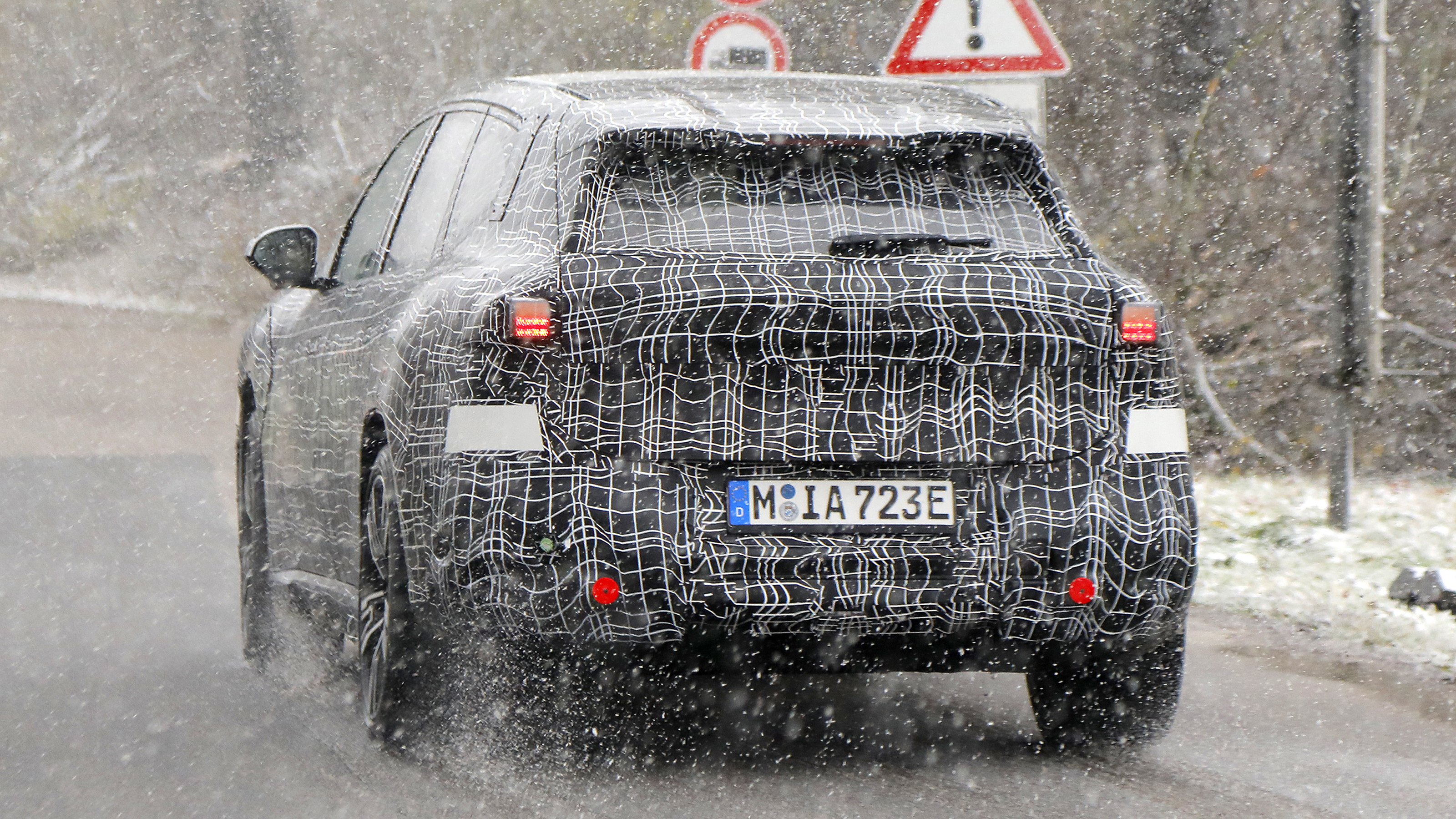 BMW Neue Klasse SUV – rear