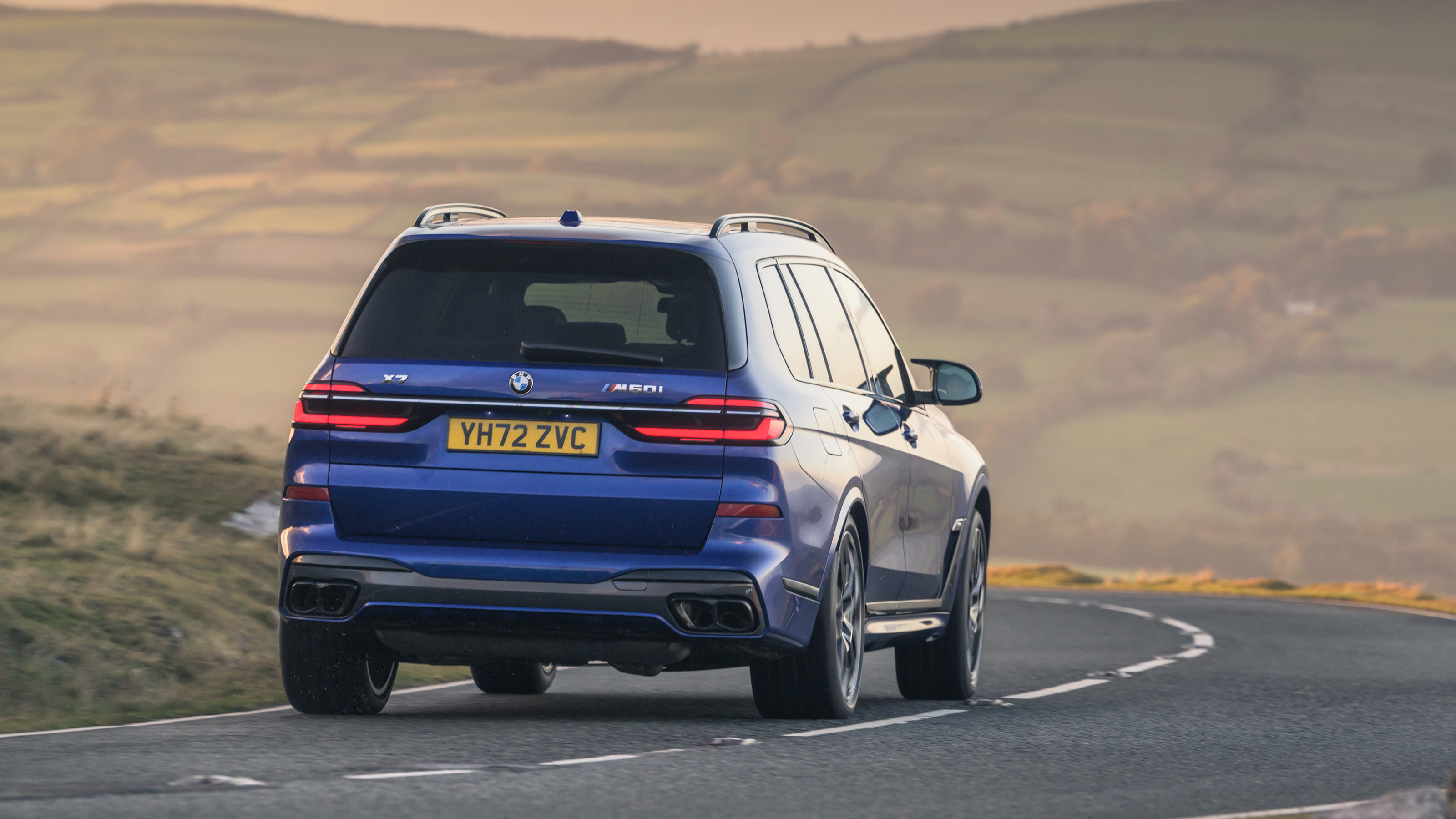 BMW X7 M60i – rear