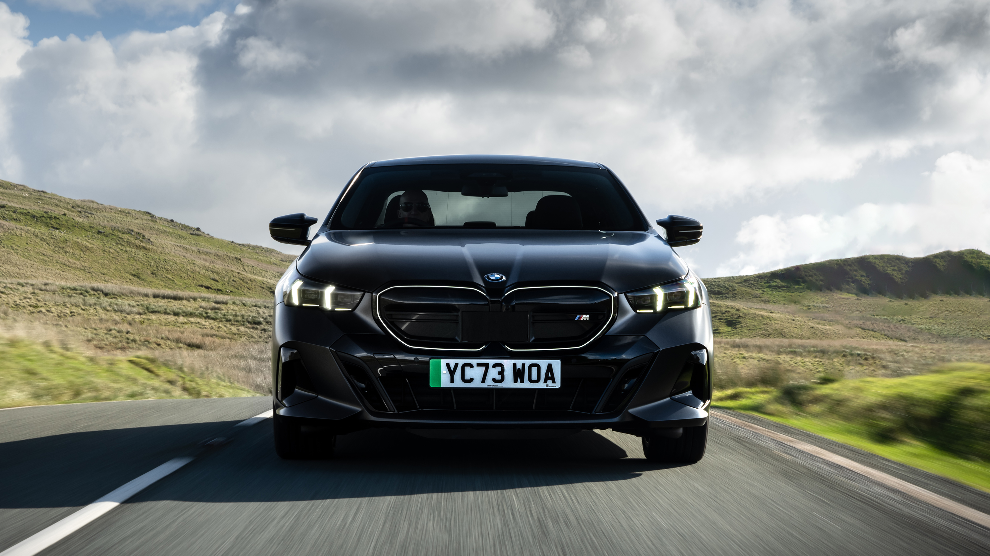 BMW i5 M60 – front