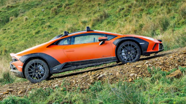 Lamborghini Huracán Sterrato – side