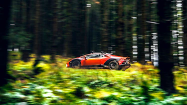 Lamborghini Huracán Sterrato – side