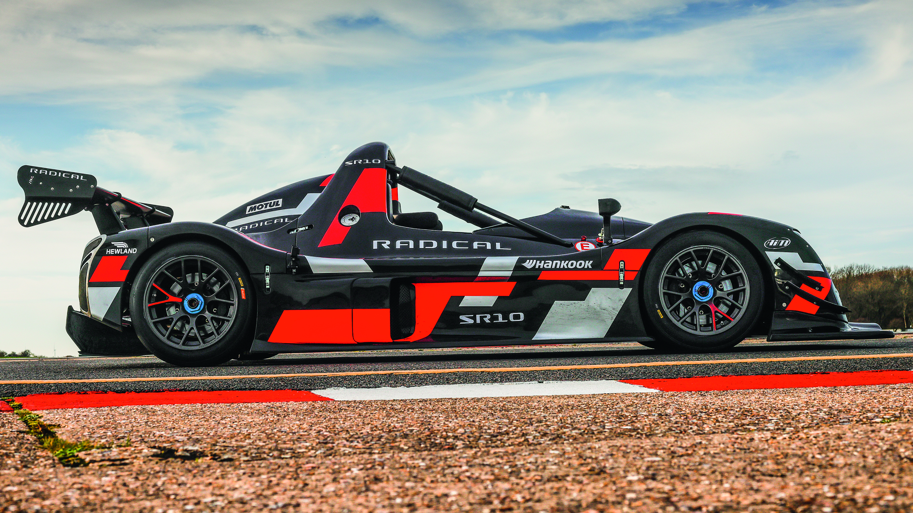 Radical SR10