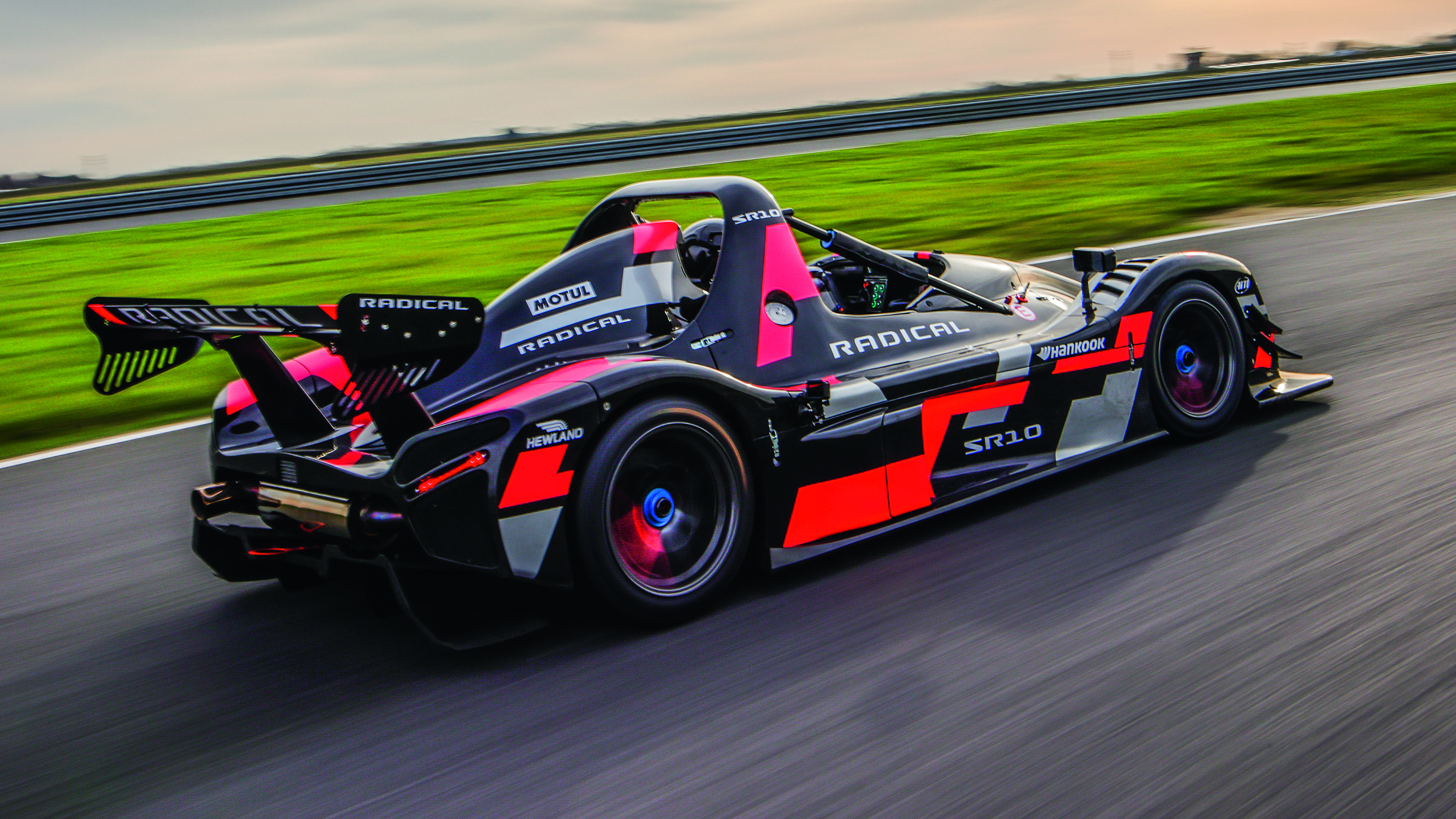 Radical SR10