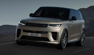 Range Rover Sport SV – front tracking