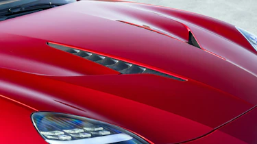 Aston Martin Vanquish – bonnet