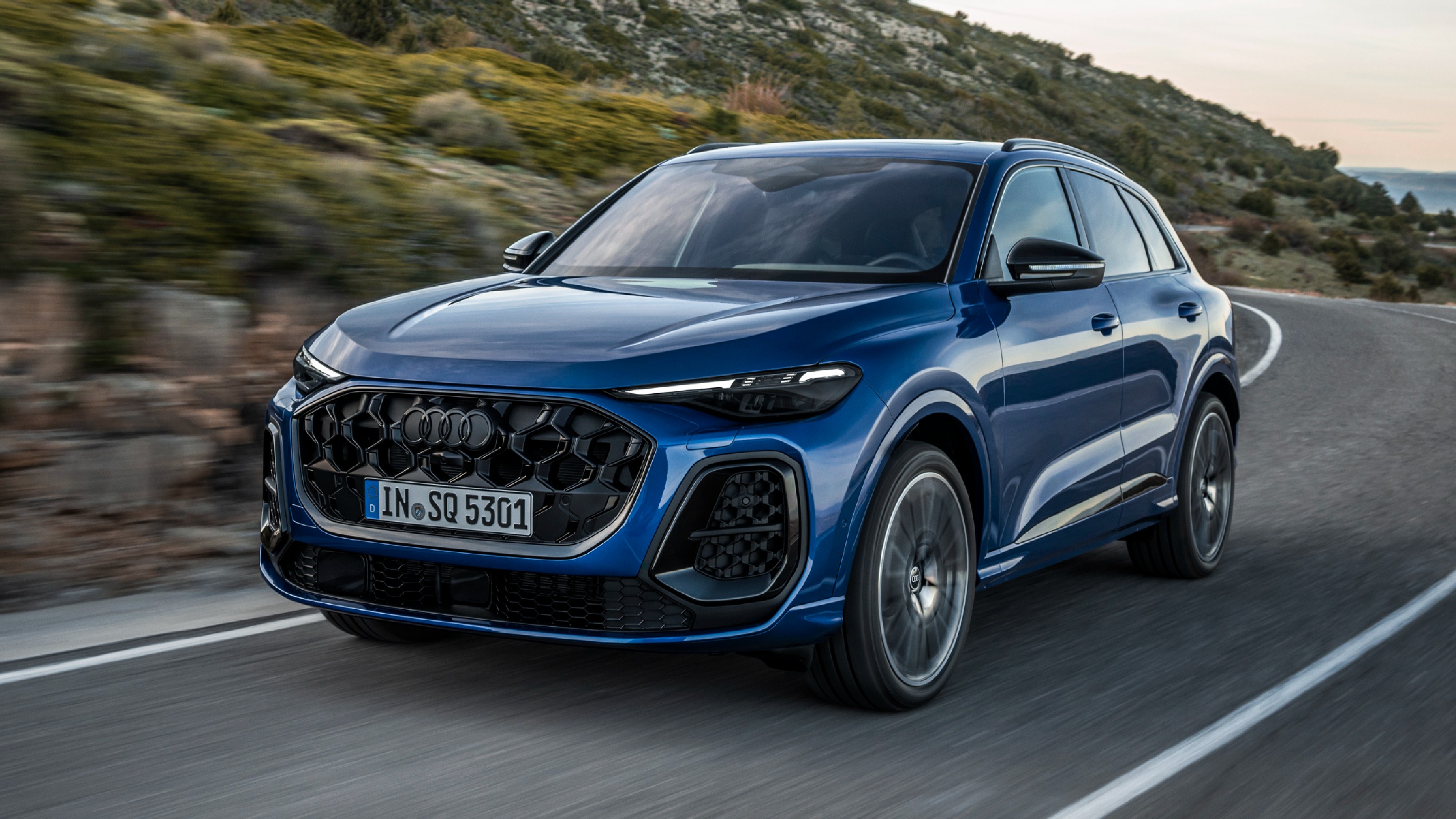 2024 Audi SQ5 front