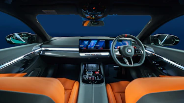 BMW M5 Touring – interior