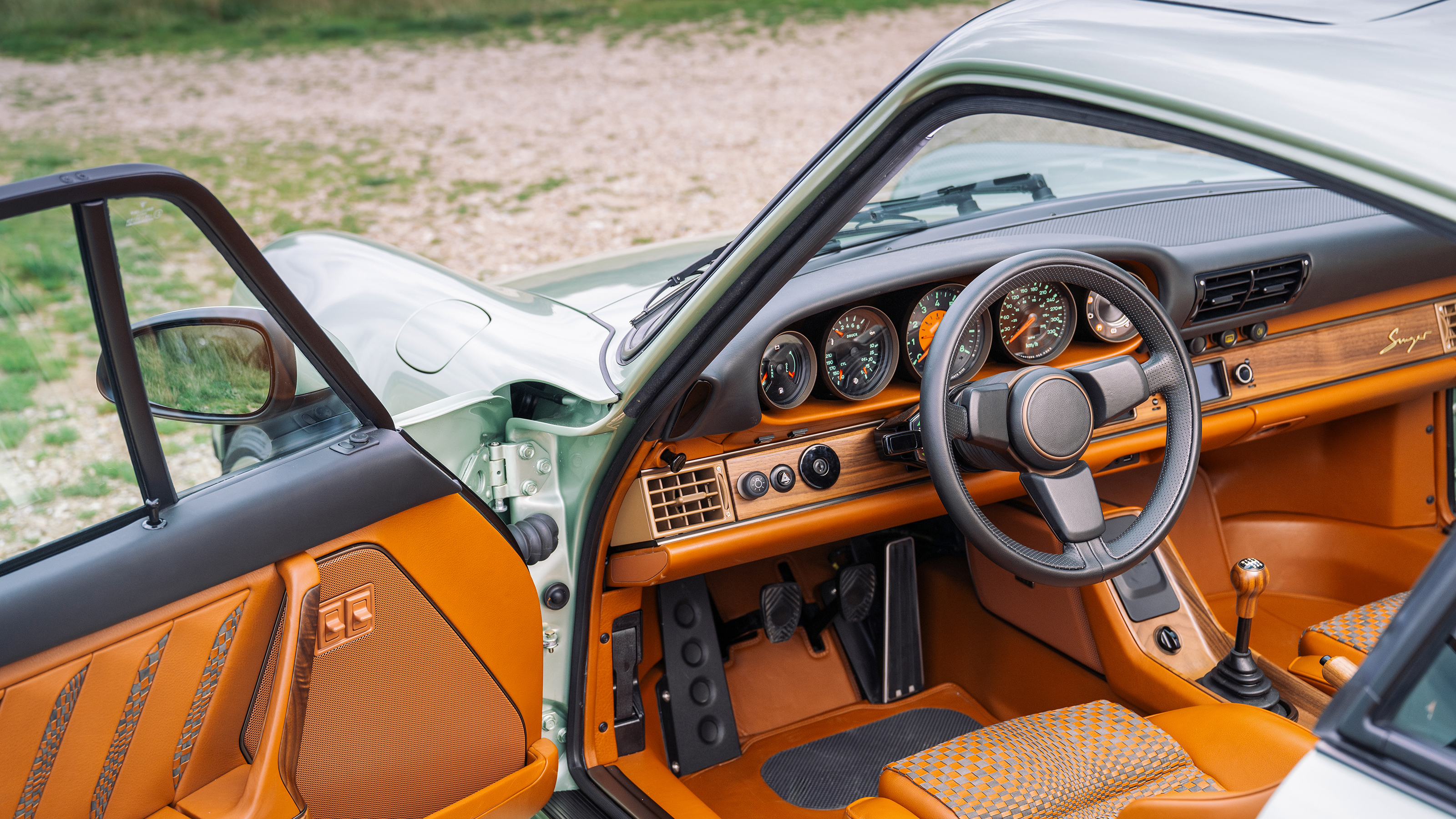 Singer 911 Turbo – steering wheel