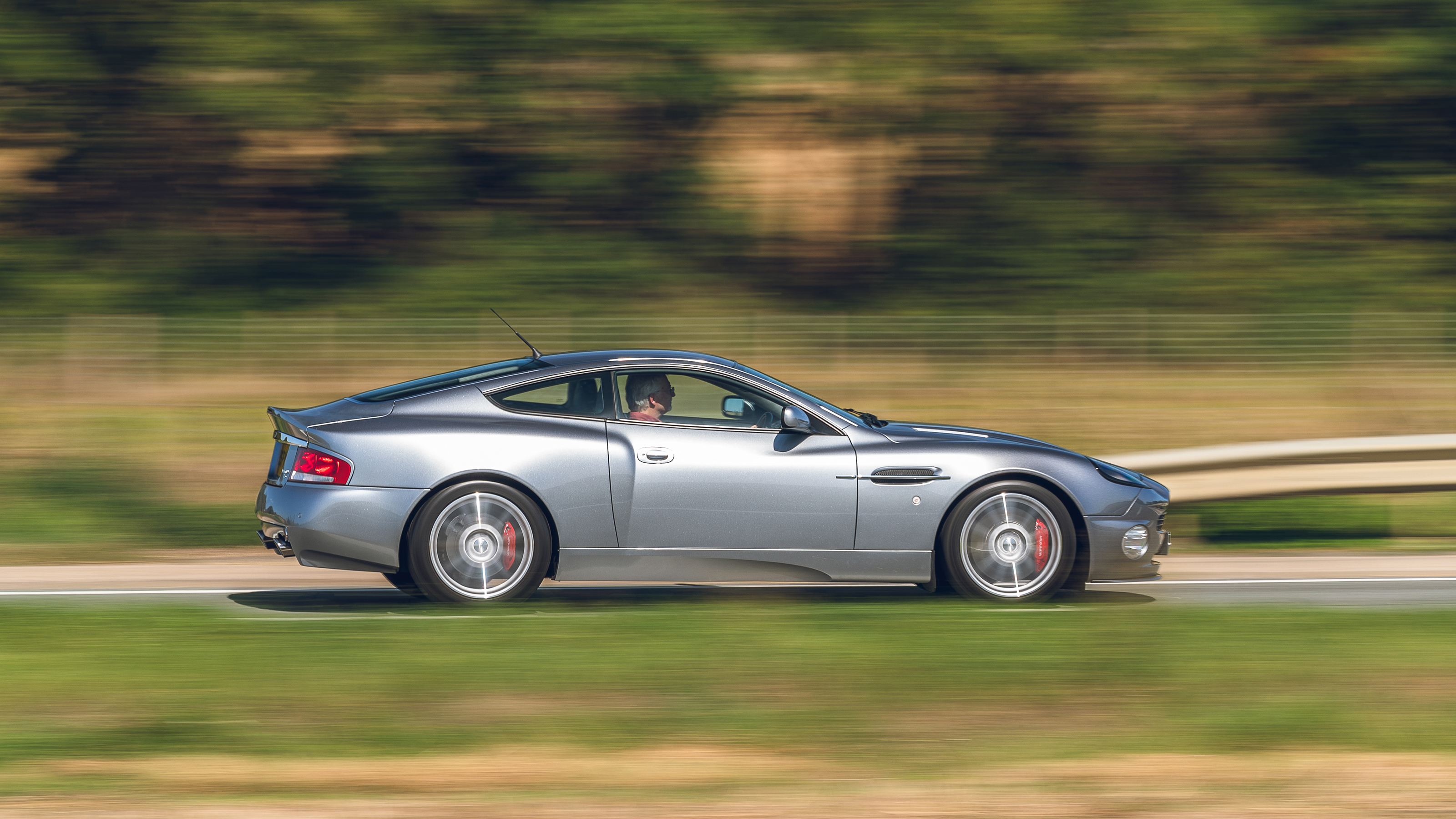 Aston Martin Vanquish – side