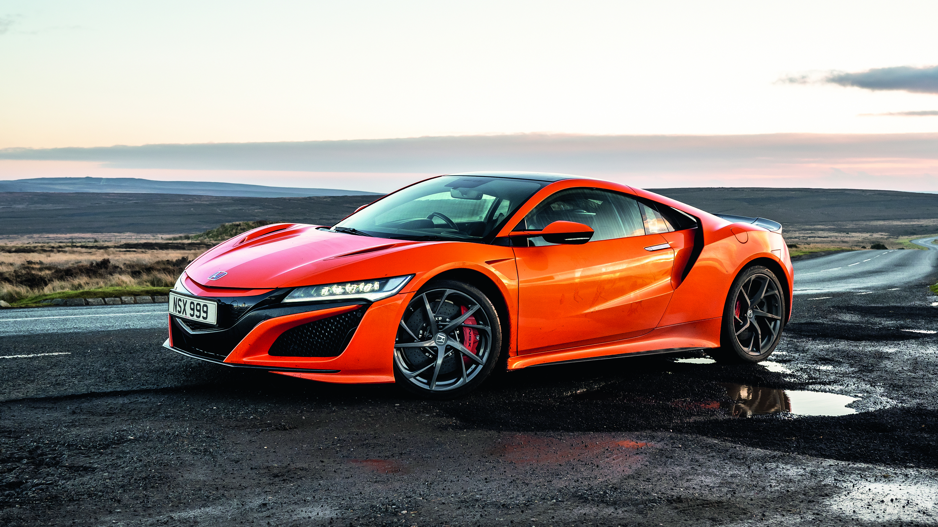 Honda NSX v Porsche 718 Spyder 