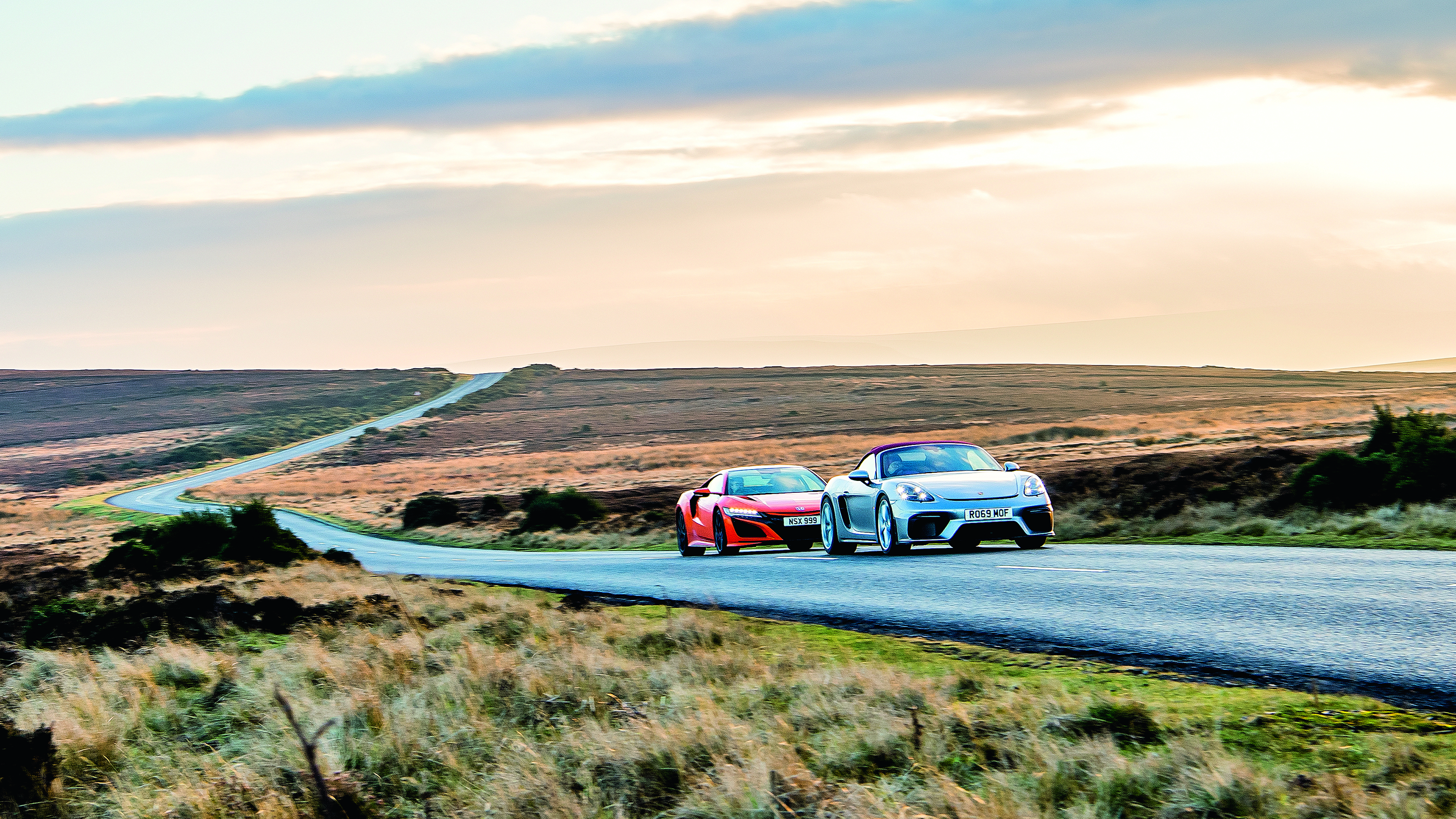 Honda NSX v Porsche 718 Spyder 