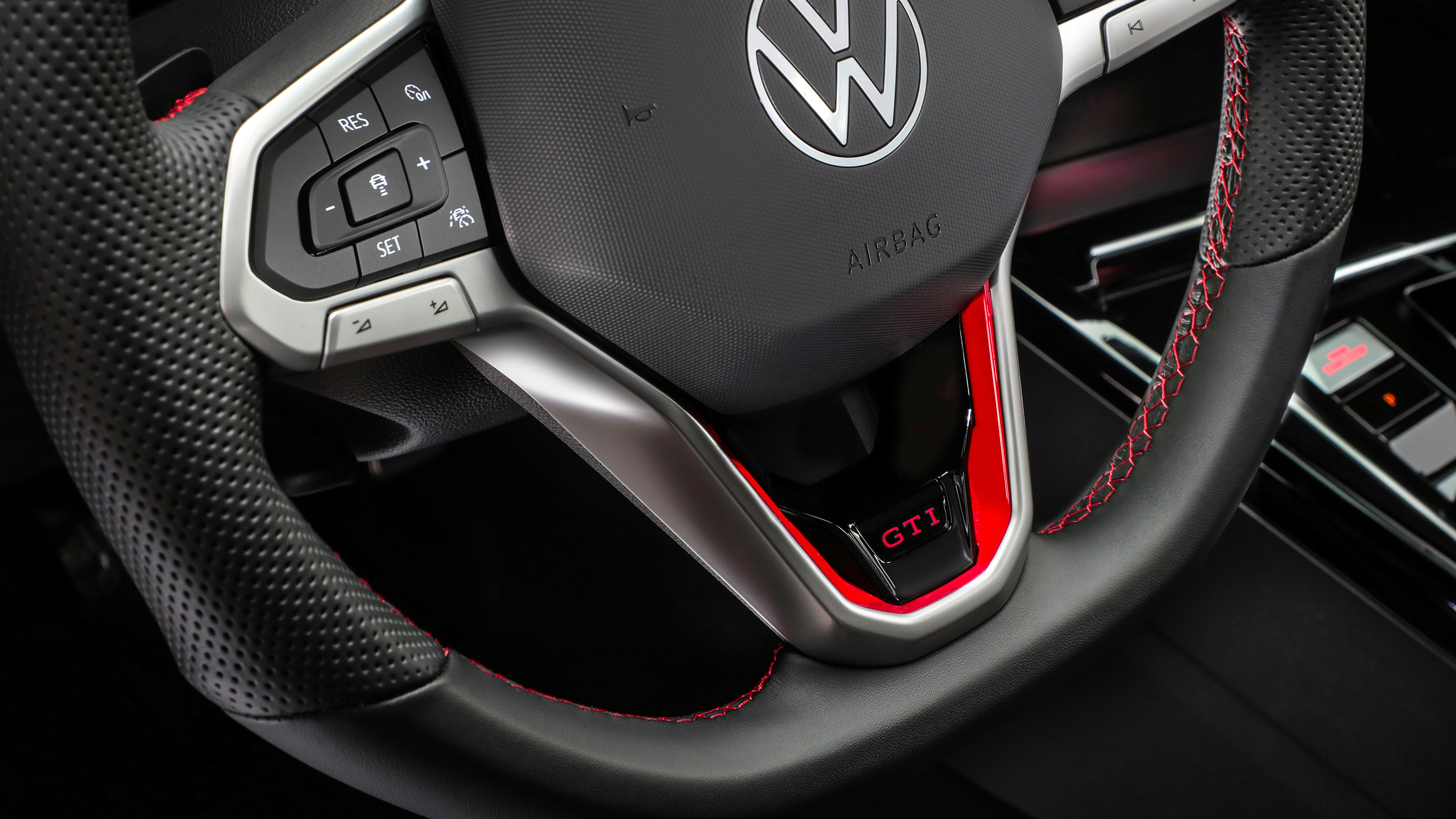 Volkswagen Golf GTI Mk8.5 – steering wheel