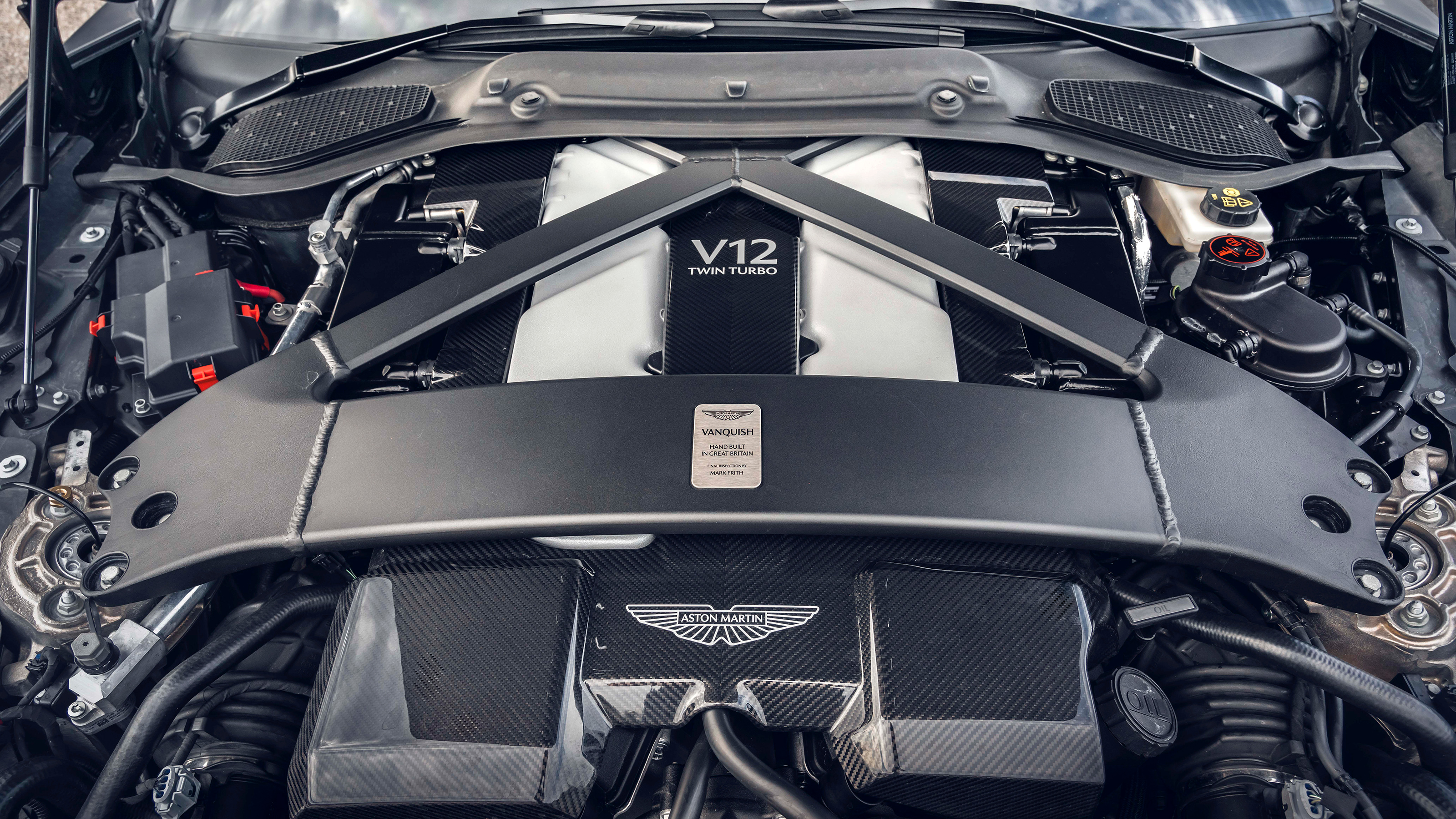 Aston Martin Vanquish – engine