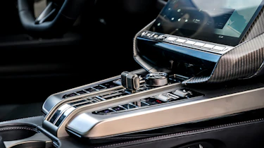 Aston Martin Vanquish – centre console