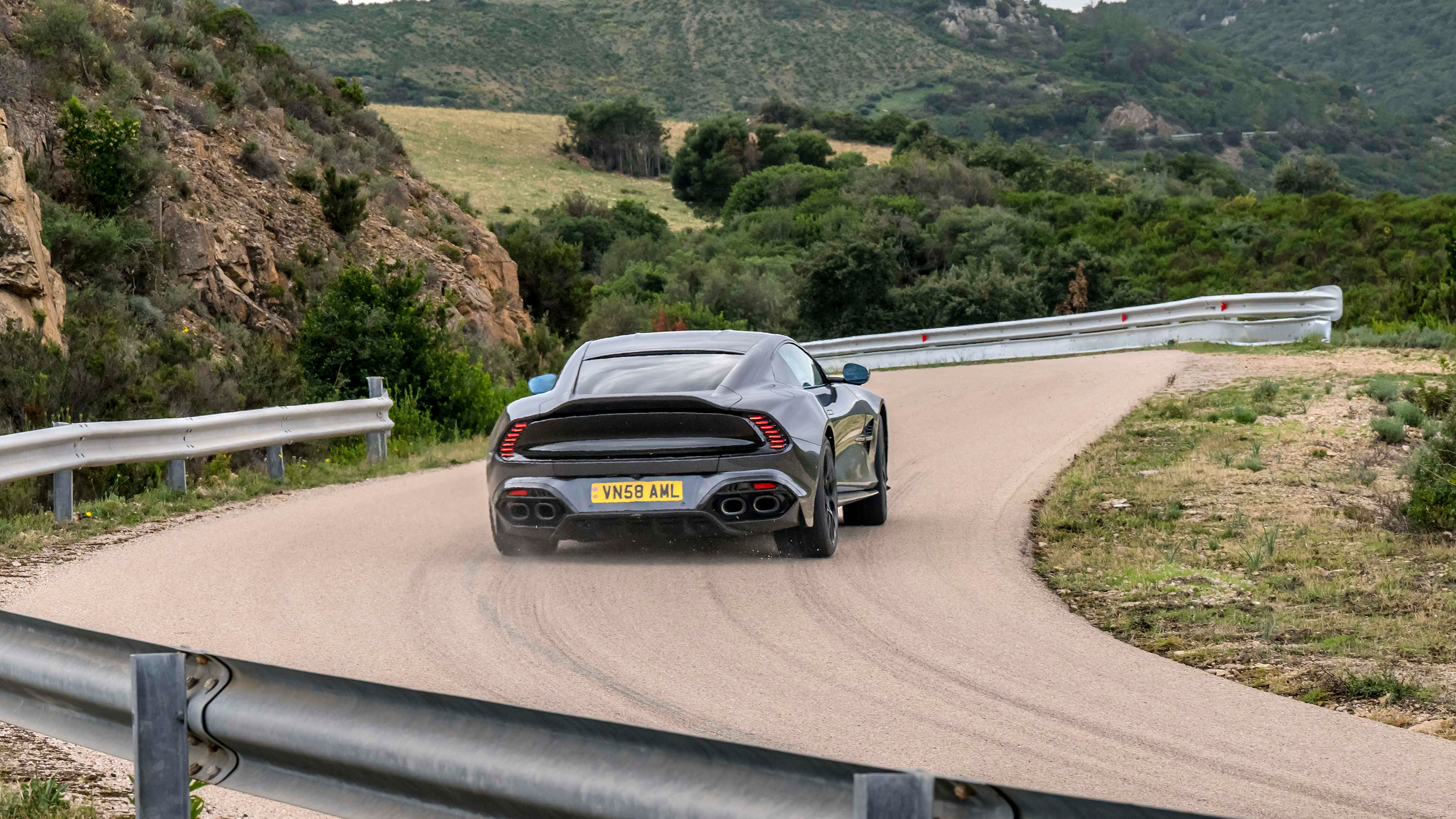 Aston Martin Vanquish – rear