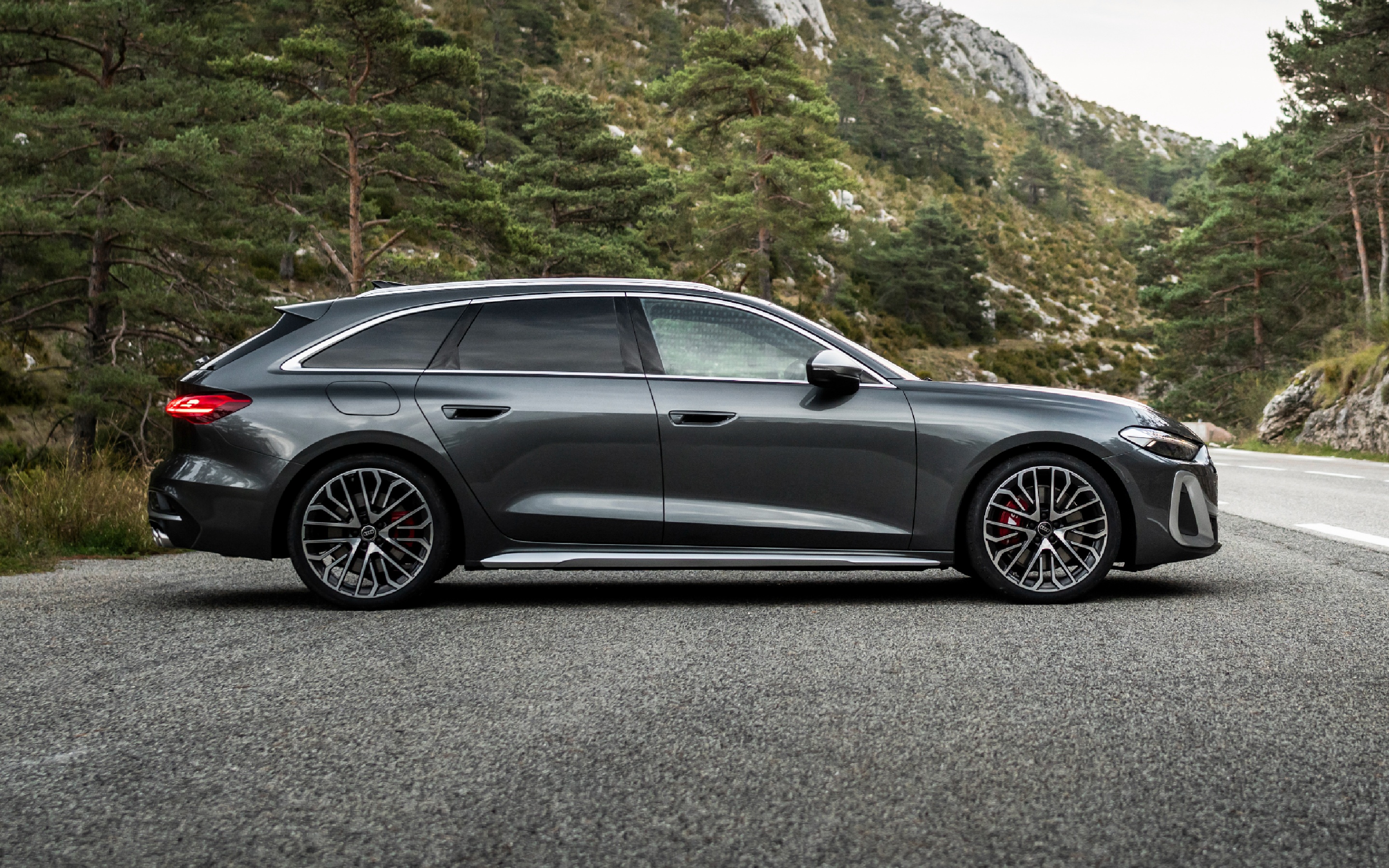 2025 Audi S5 Avant side