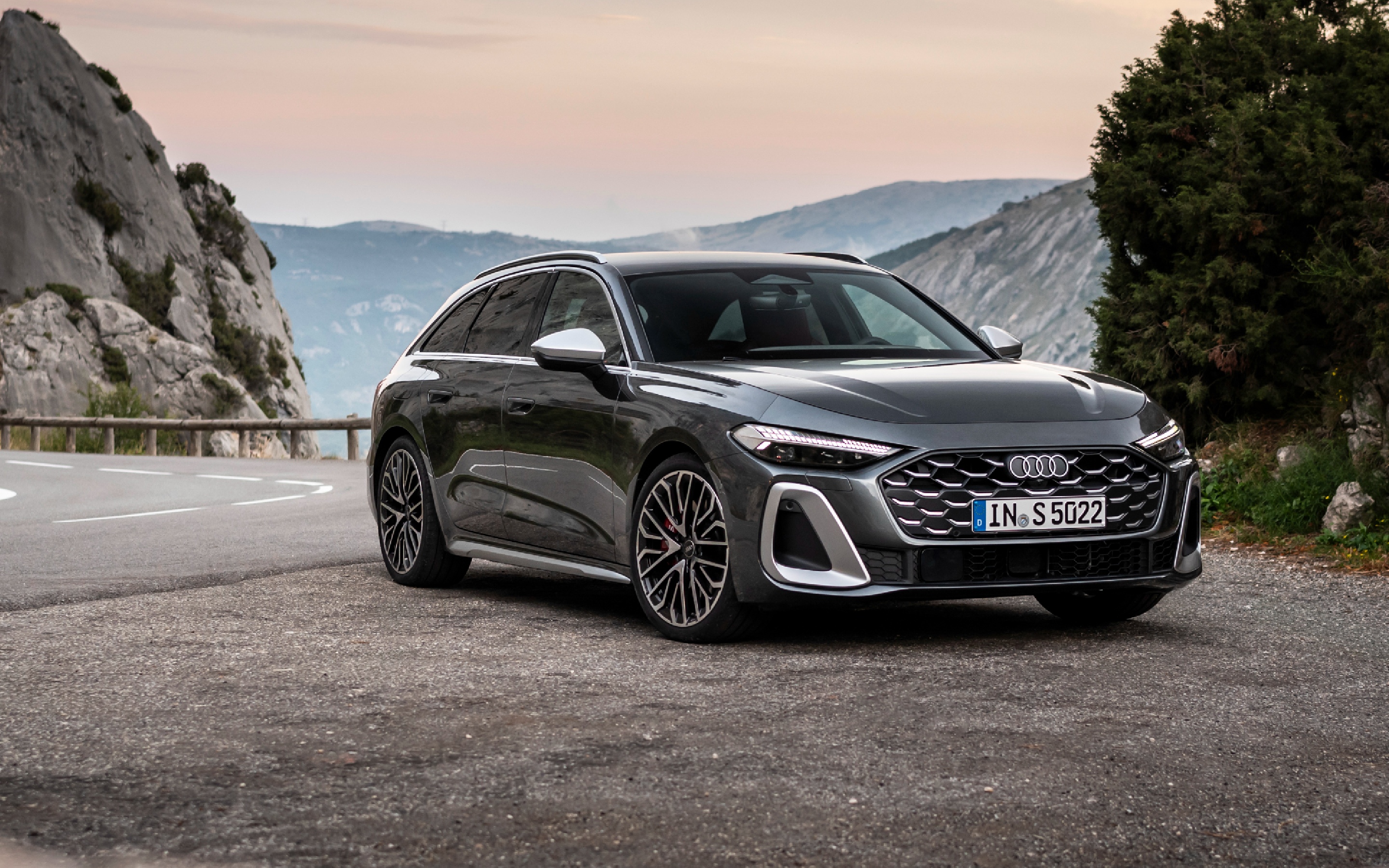 2025 Audi S5 Avant front