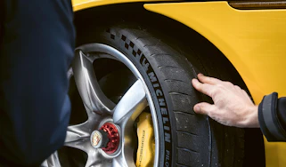 Porsche Carrera GT tyres