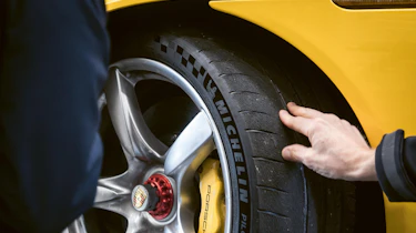 Porsche Carrera GT tyres
