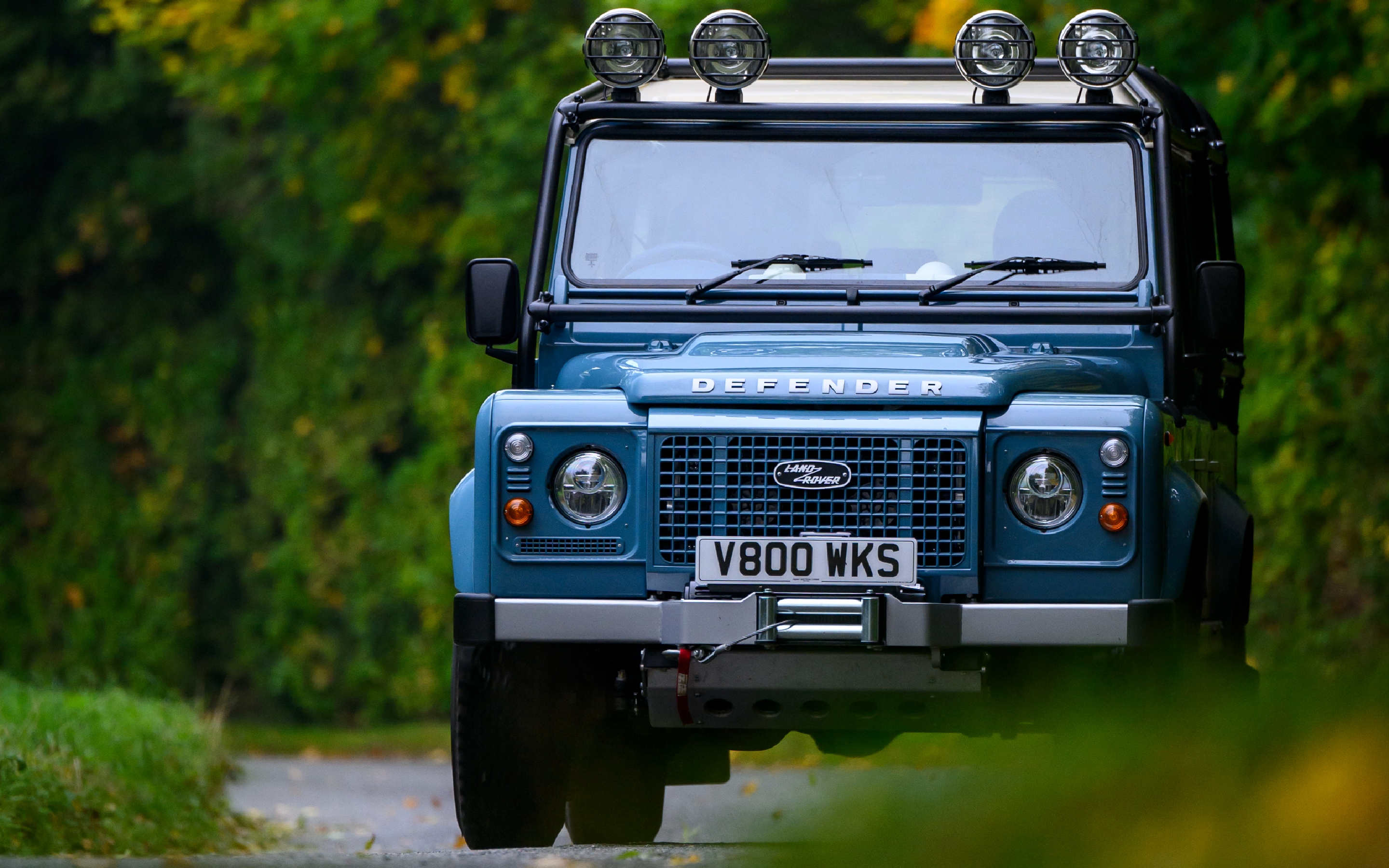 Classic Defender V8 front