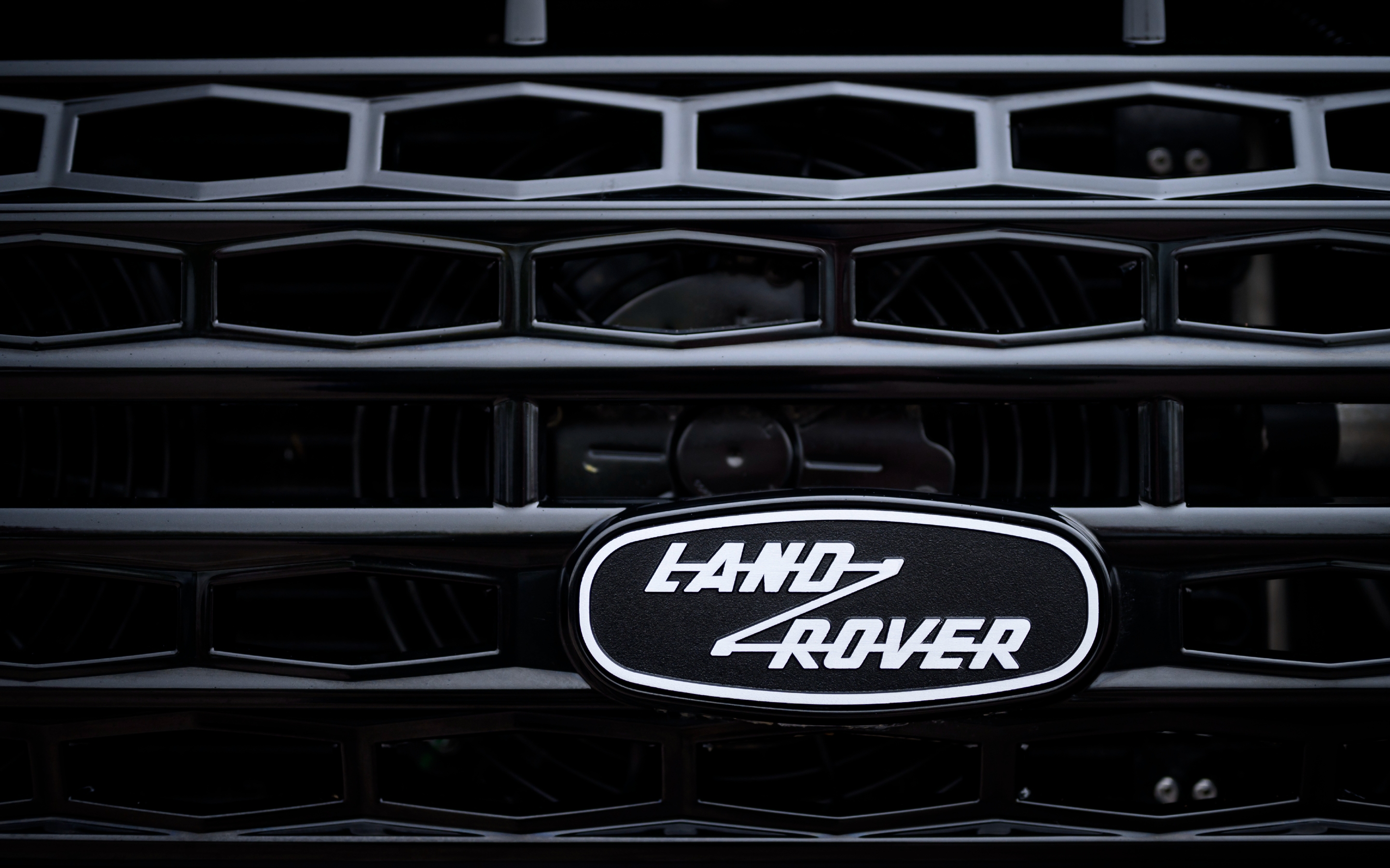Classic Defender V8 details