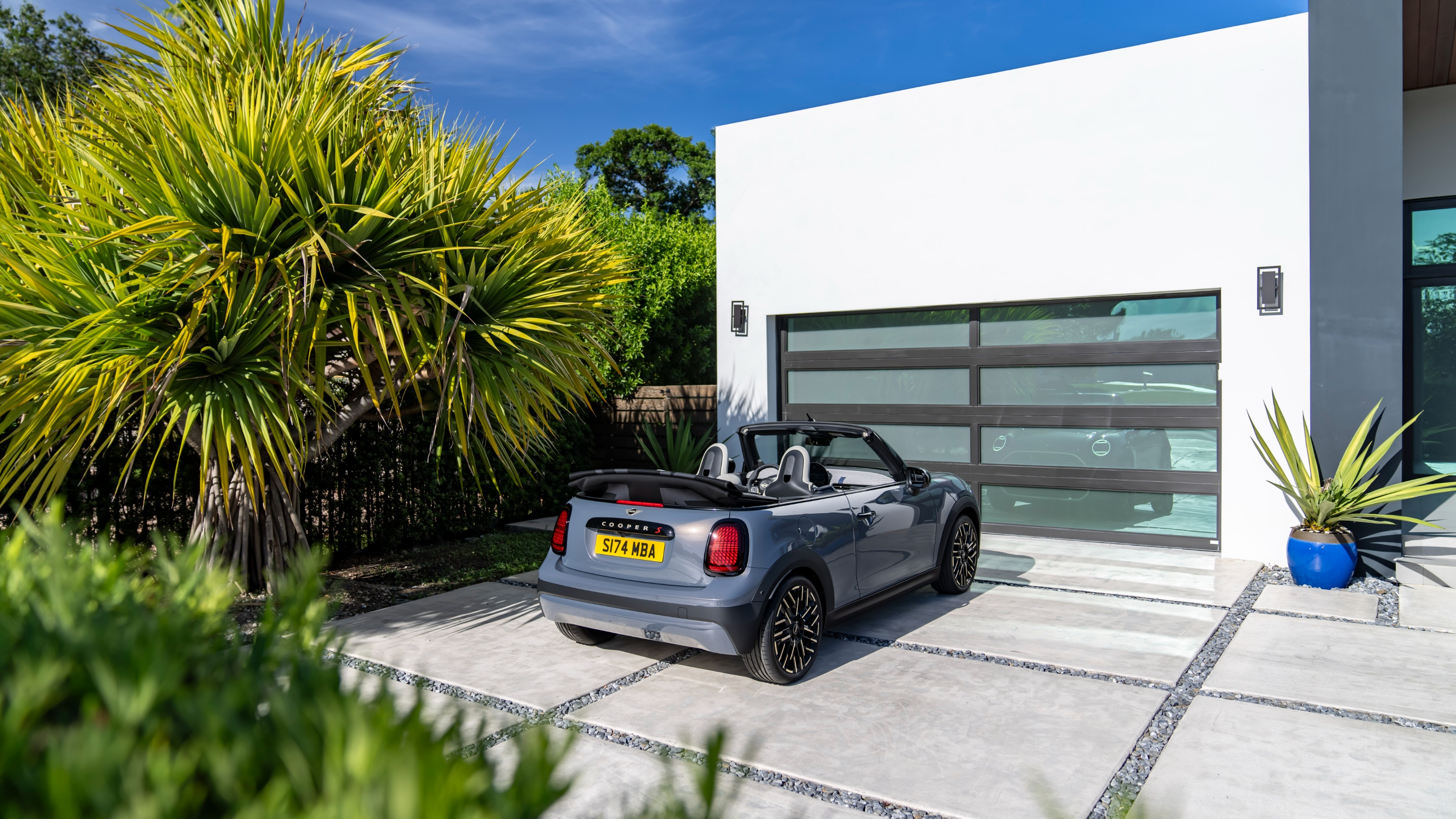 Mini Convertible rear