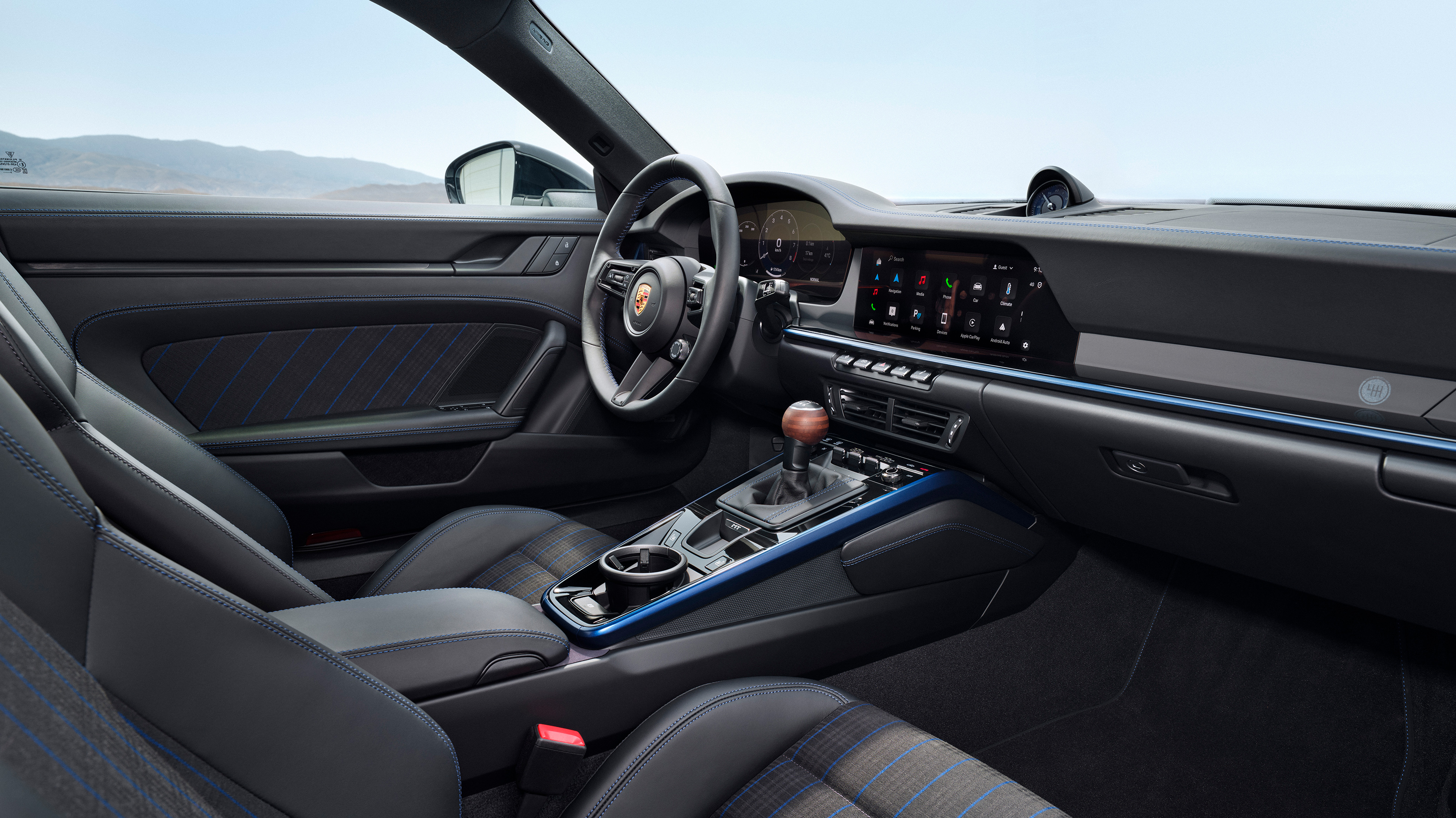 Porsche 911 992.2 Carrera T – interior