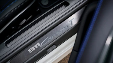 Porsche 911 992.2 Carrera T – kick plate