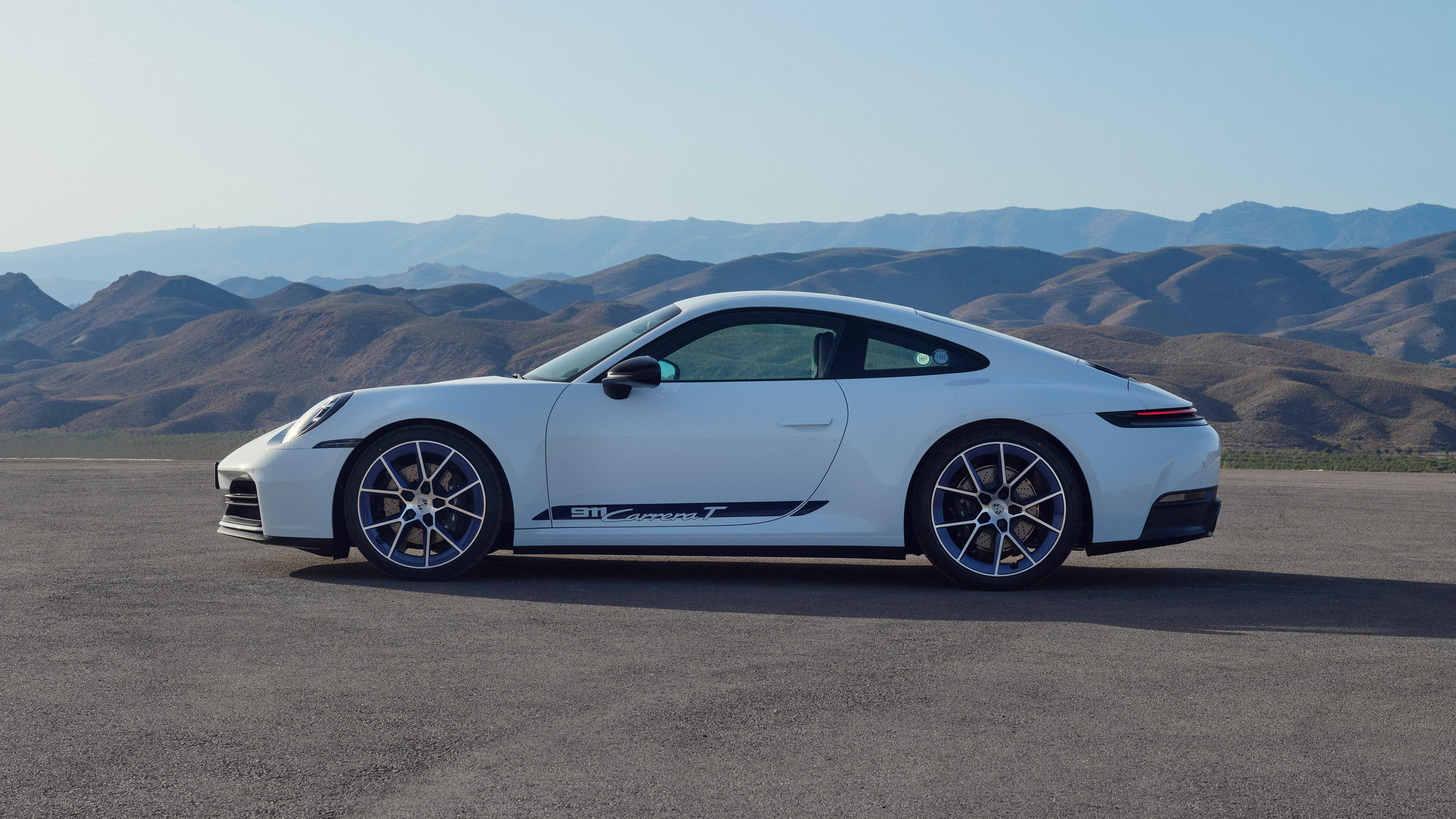 Porsche 911 992.2 Carrera T – side