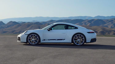 Porsche 911 992.2 Carrera T – side