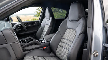 Porsche Cayenne GTS – seats