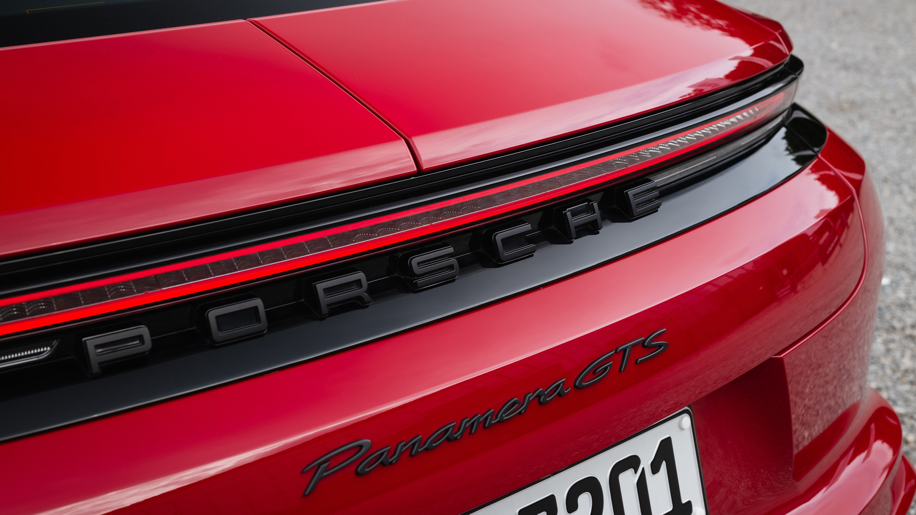 Porsche Panamera GTS – badge