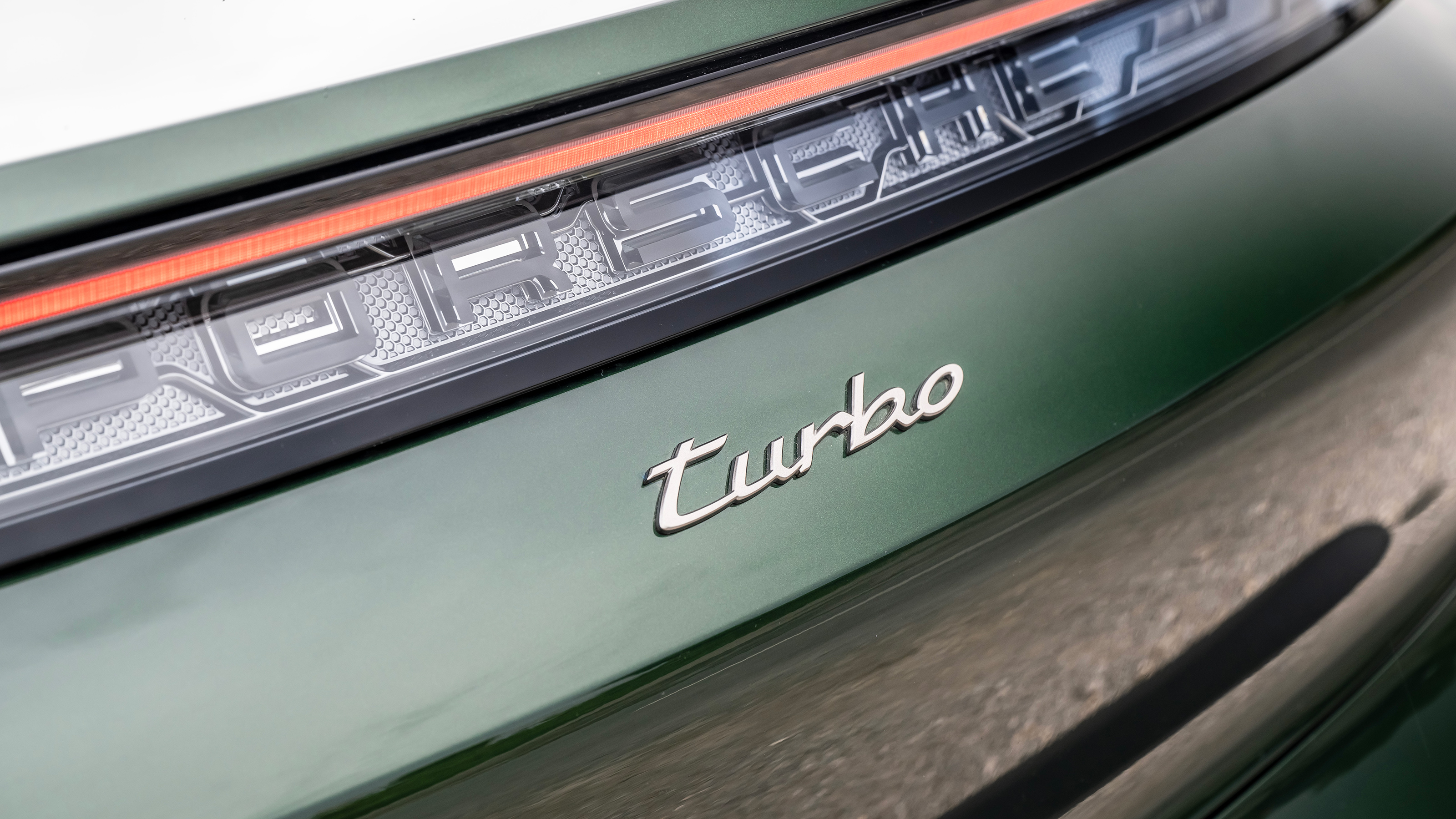 Porsche Taycan – badge