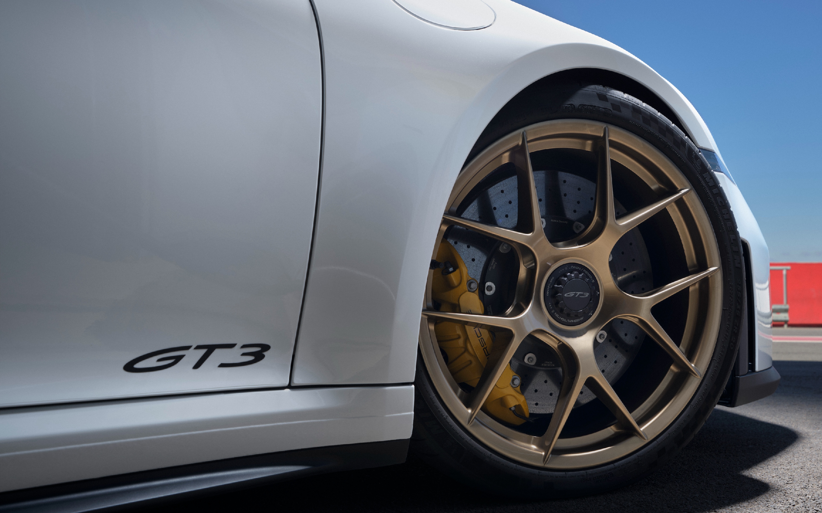 2025 Porsche 911 GT3 wheels