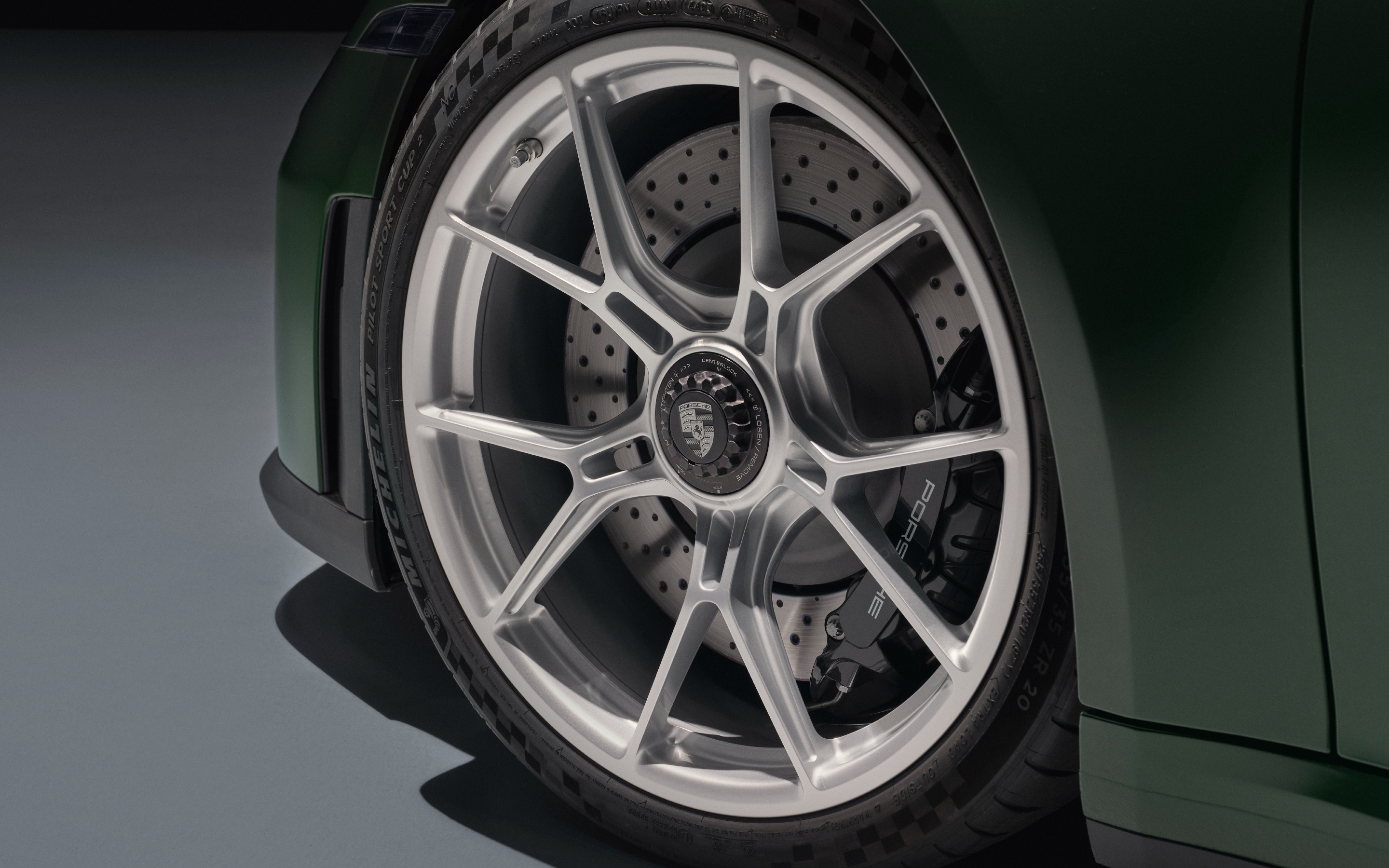 2025 Porsche 911 GT3 Touring wheels