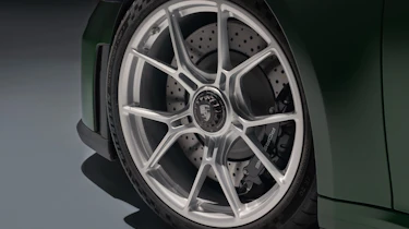 2025 Porsche 911 GT3 Touring wheels