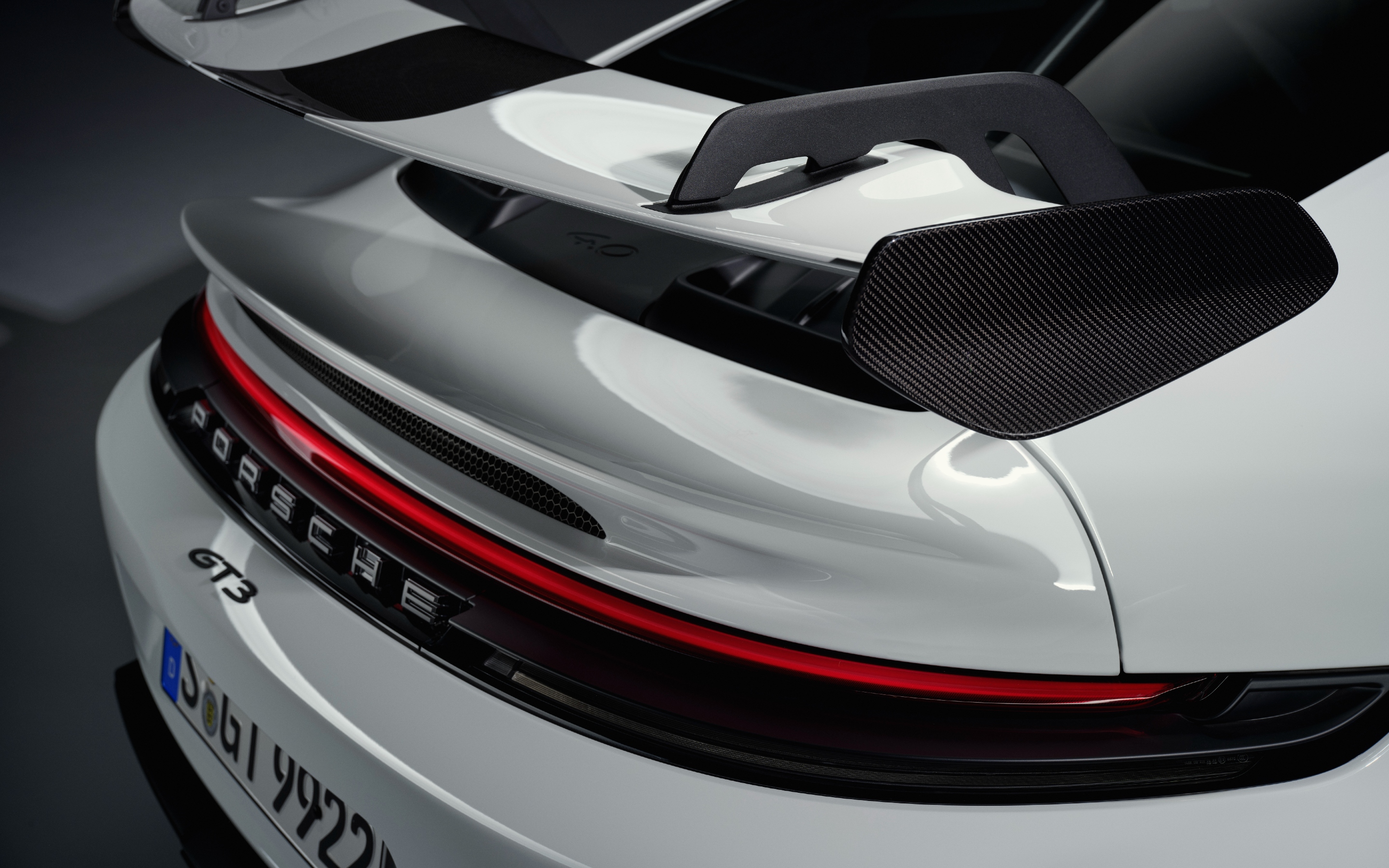 2025 Porsche 911 GT3 wing