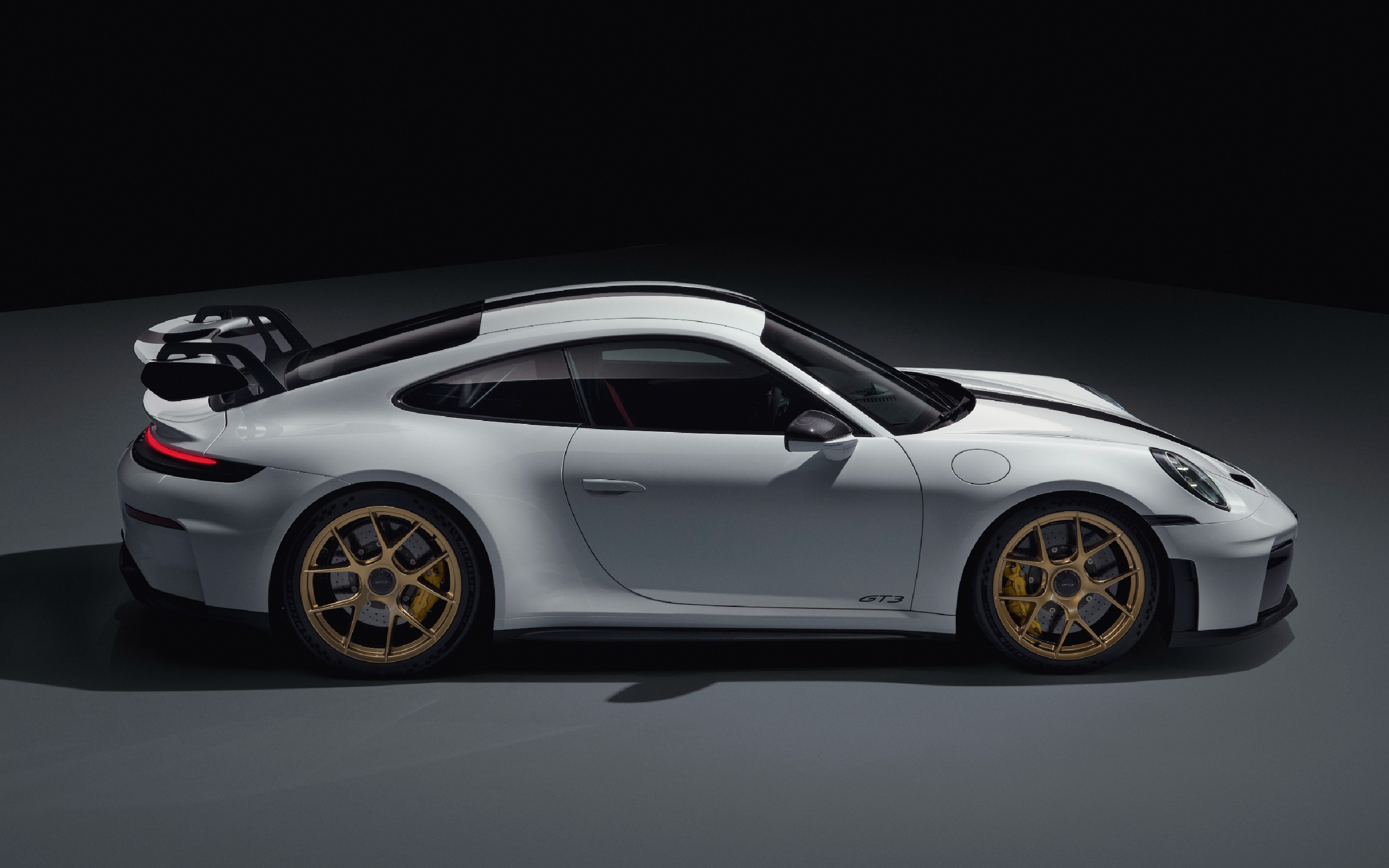 2025 Porsche 911 GT3 side