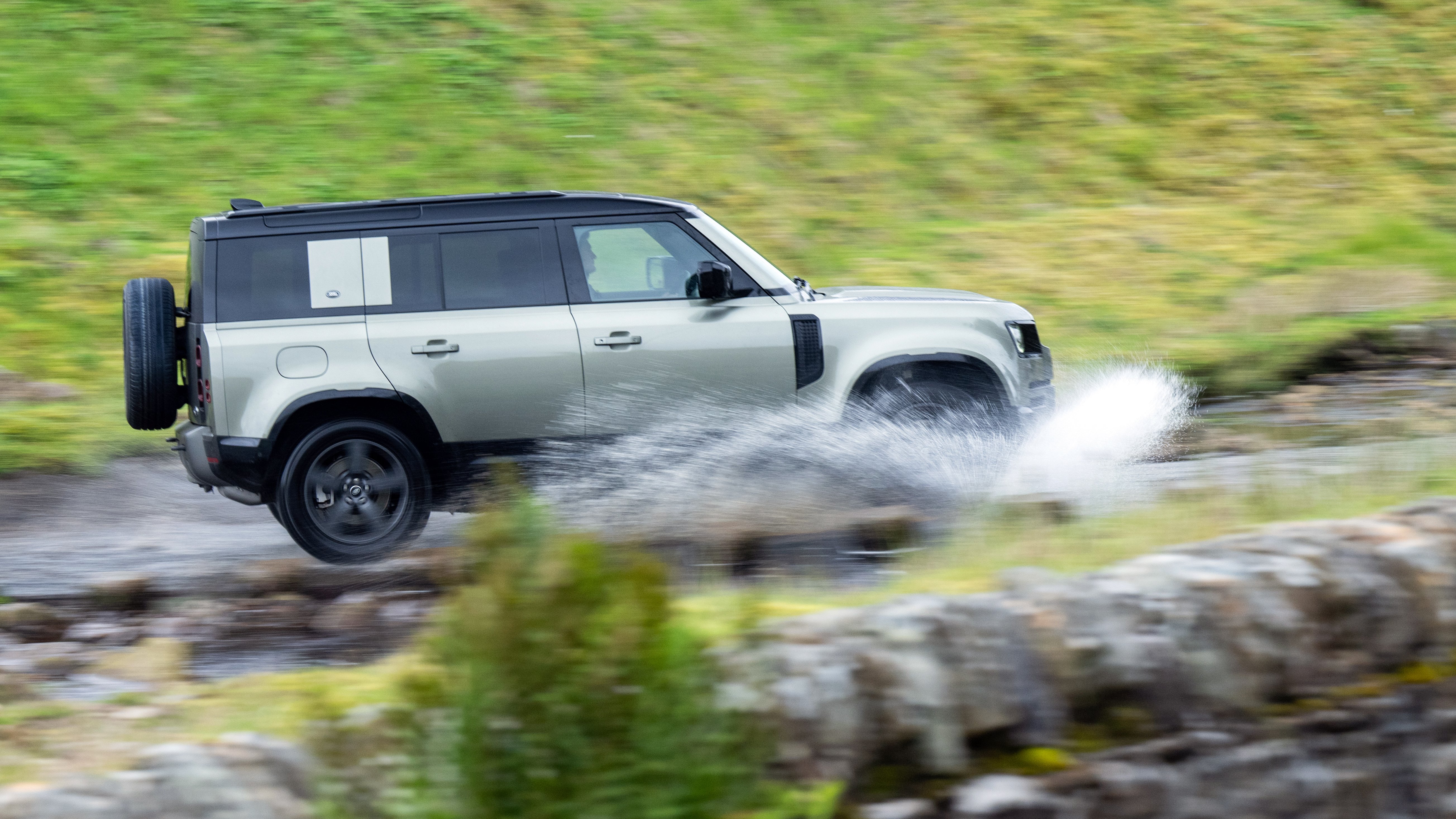 evo Fast Fleet Land Rover Defender
