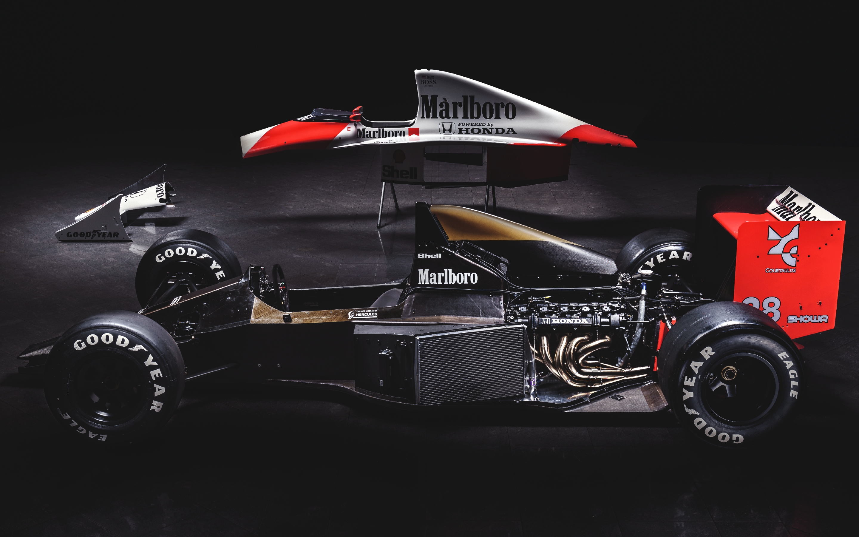 McLaren MP4/5B details