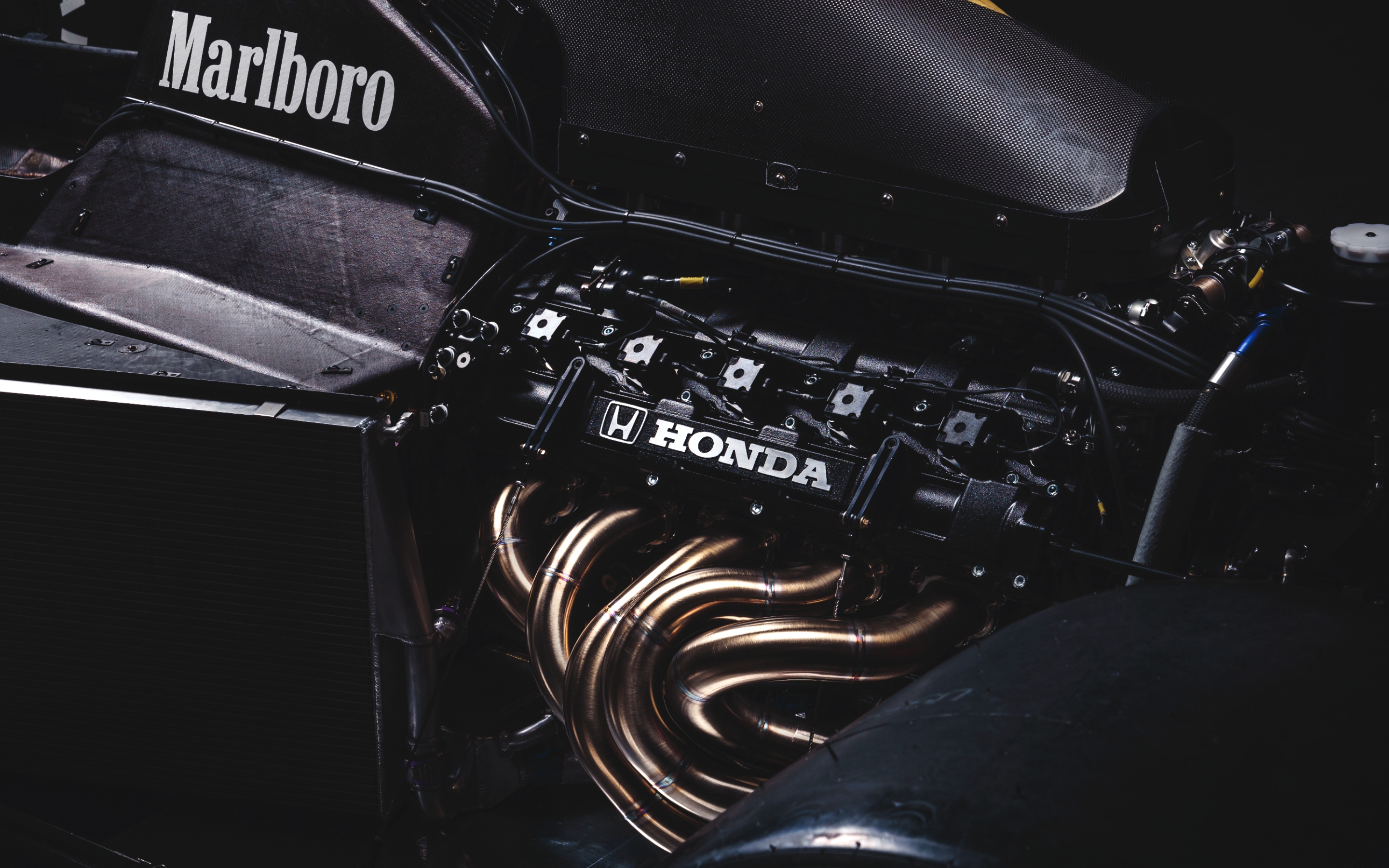 McLaren MP4/5B details