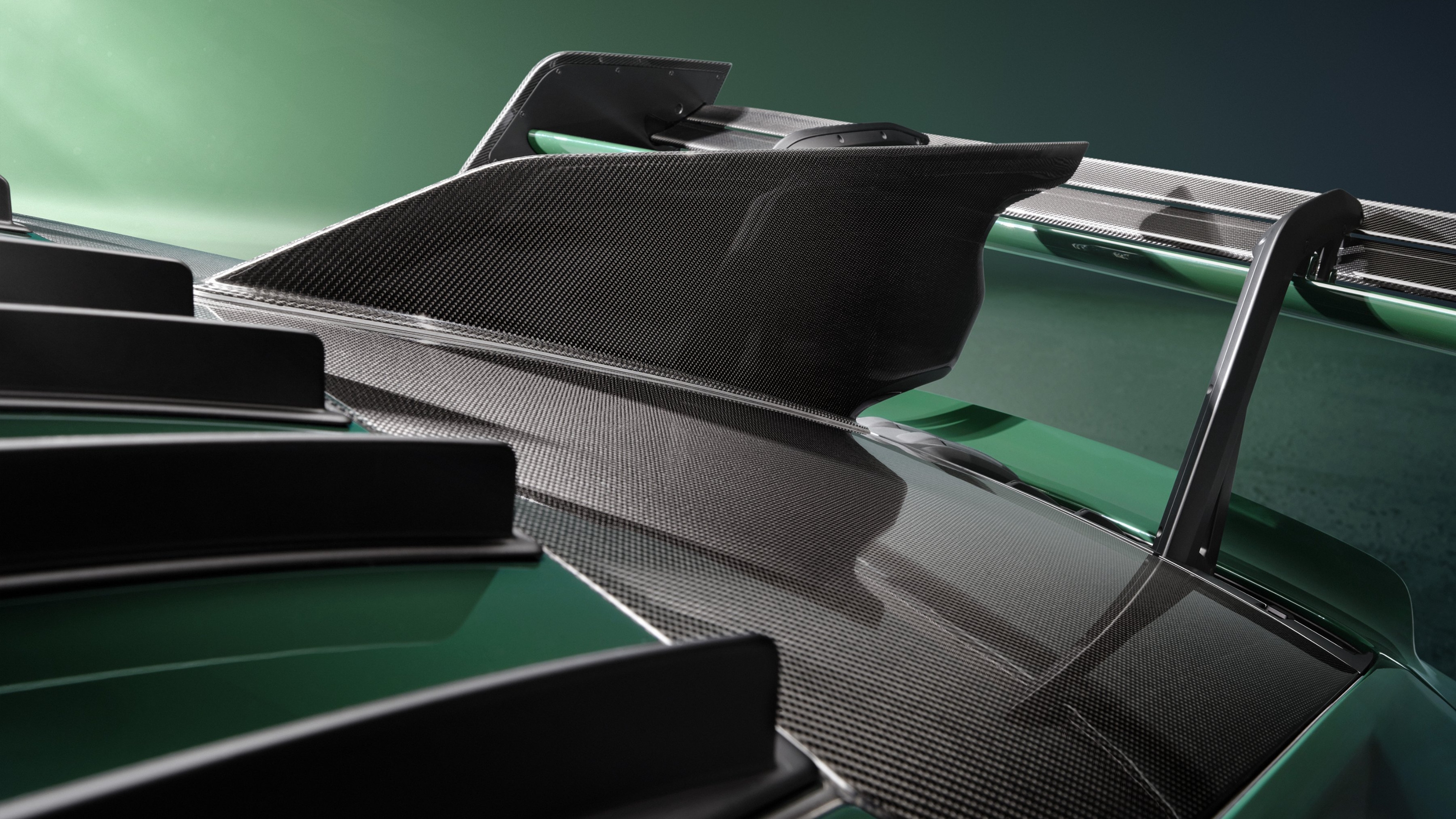 Porsche 911 GT3 RS Manthey Kit wing